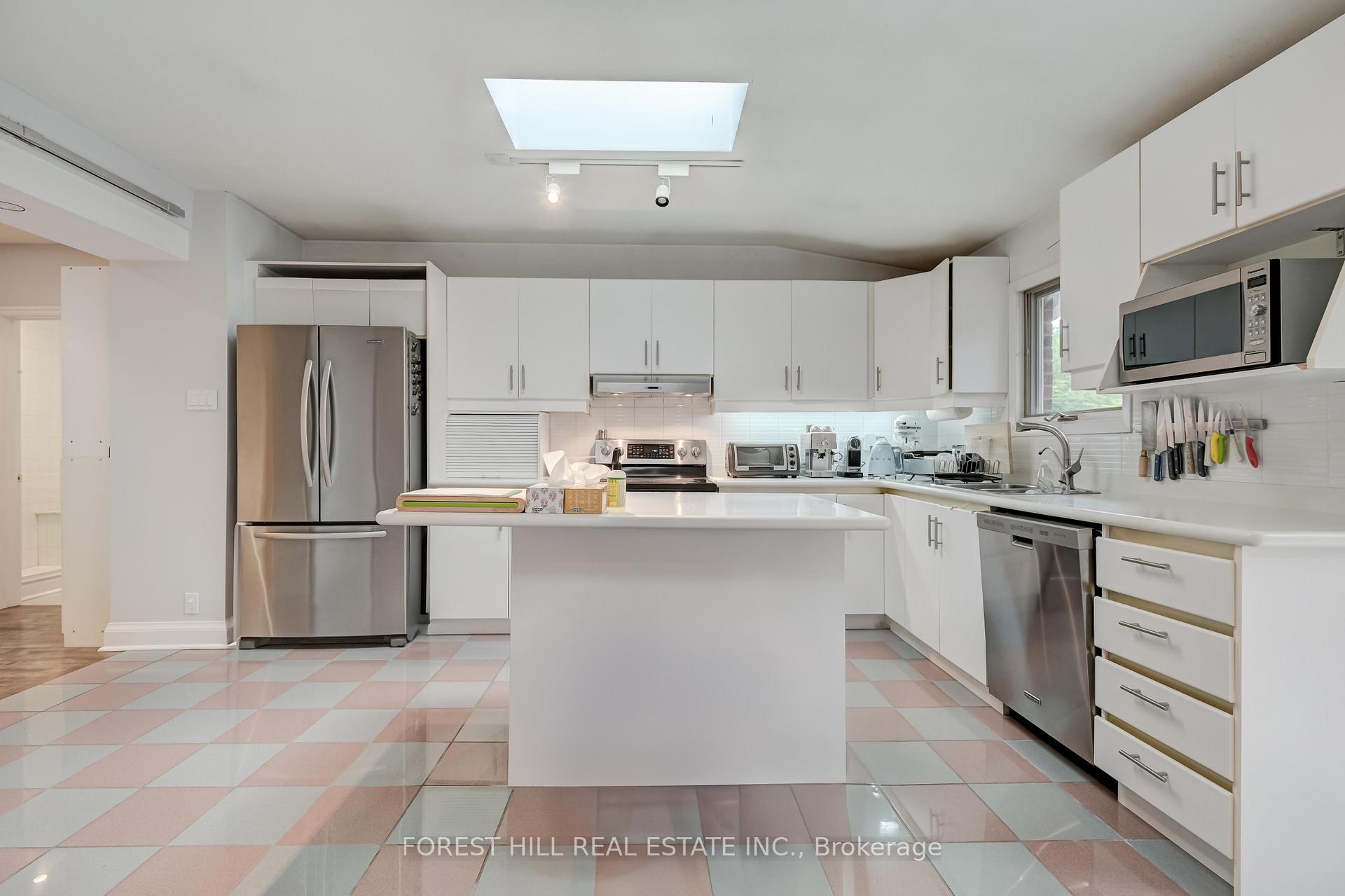 Photo 12 of 112 Dewbourne Avenue, Toronto, Humewood-Cedarvale — HOMEH