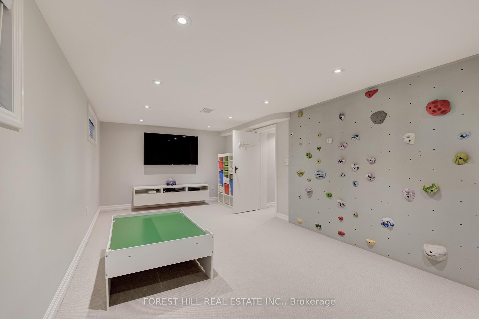 Photo 23 of 112 Dewbourne Avenue, Toronto, Humewood-Cedarvale — HOMEH