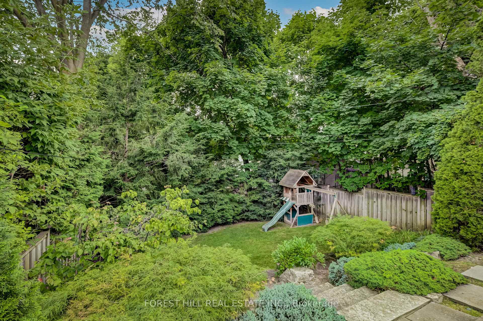 Photo 27 of 112 Dewbourne Avenue, Toronto, Humewood-Cedarvale — HOMEH