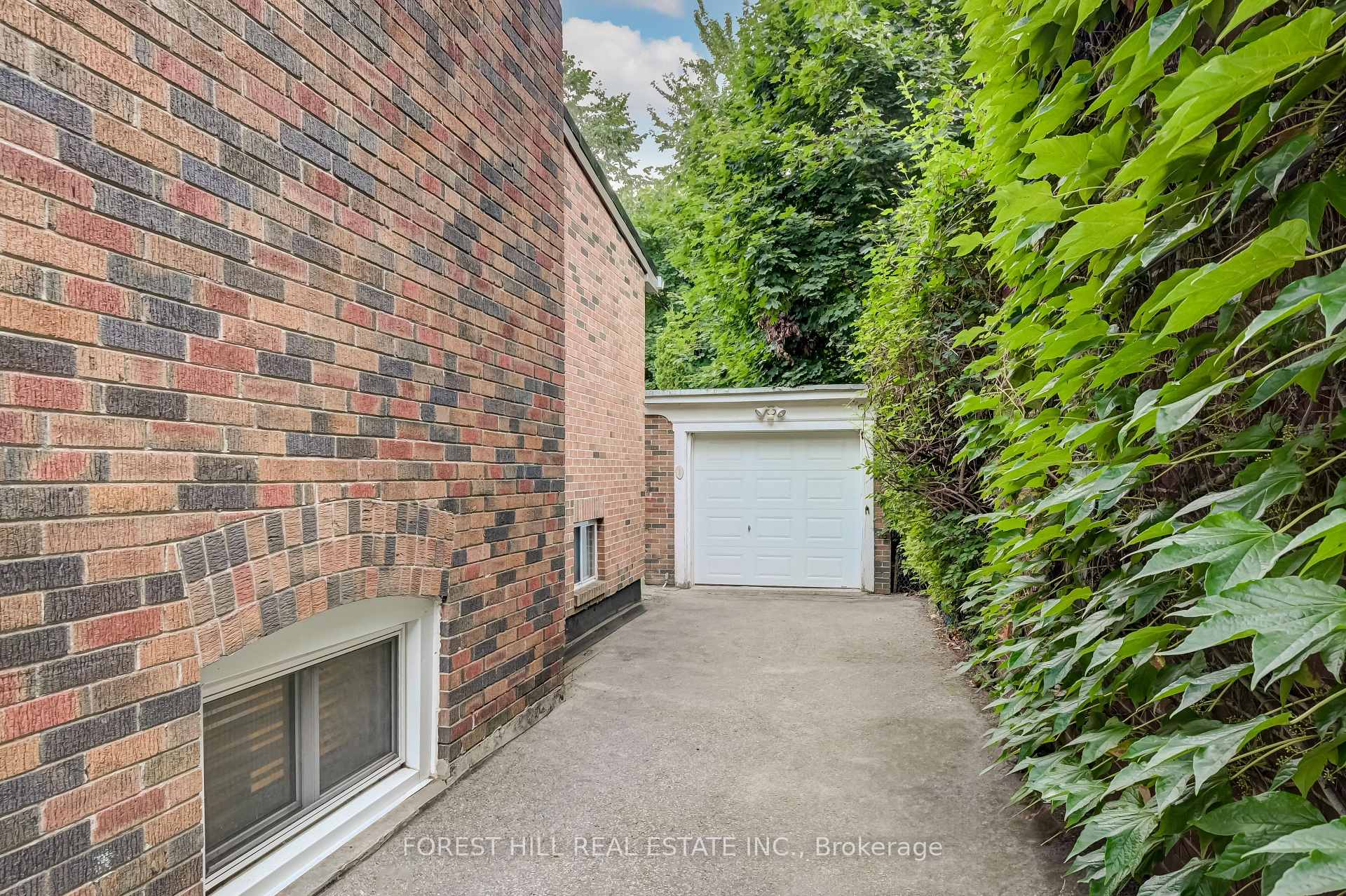 Photo 30 of 112 Dewbourne Avenue, Toronto, Humewood-Cedarvale — HOMEH