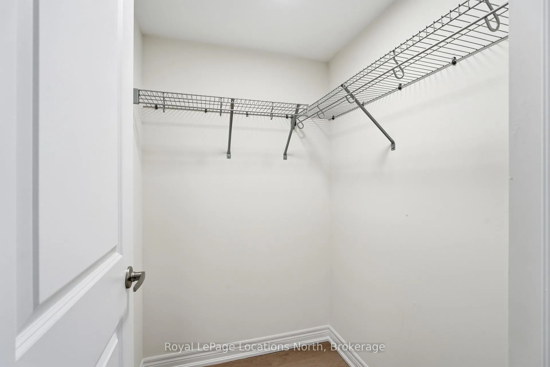 Photo 12 of 78 Winters Crescent, Collingwood — HOMEH