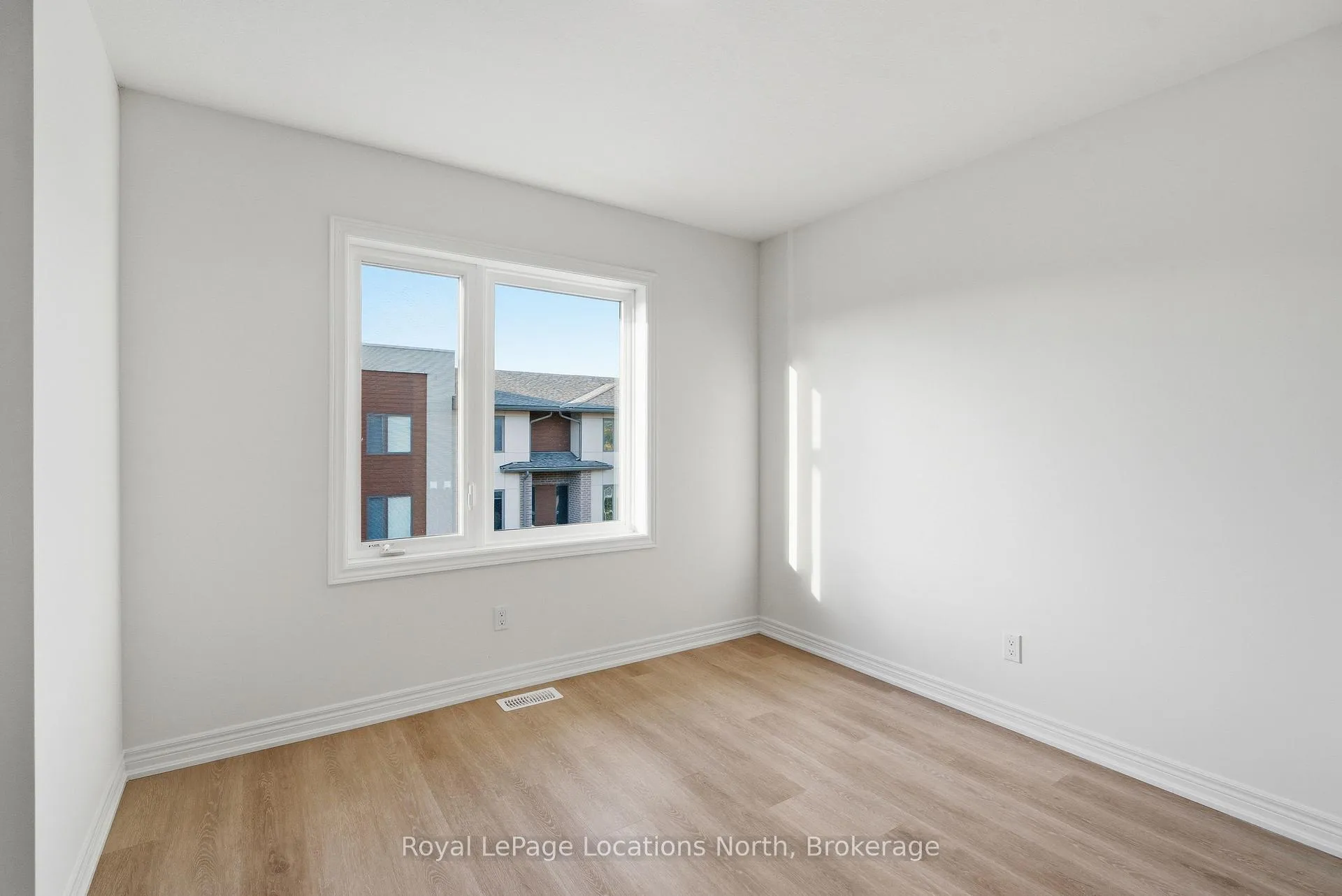 Photo 14 of 78 Winters Crescent, Collingwood — HOMEH