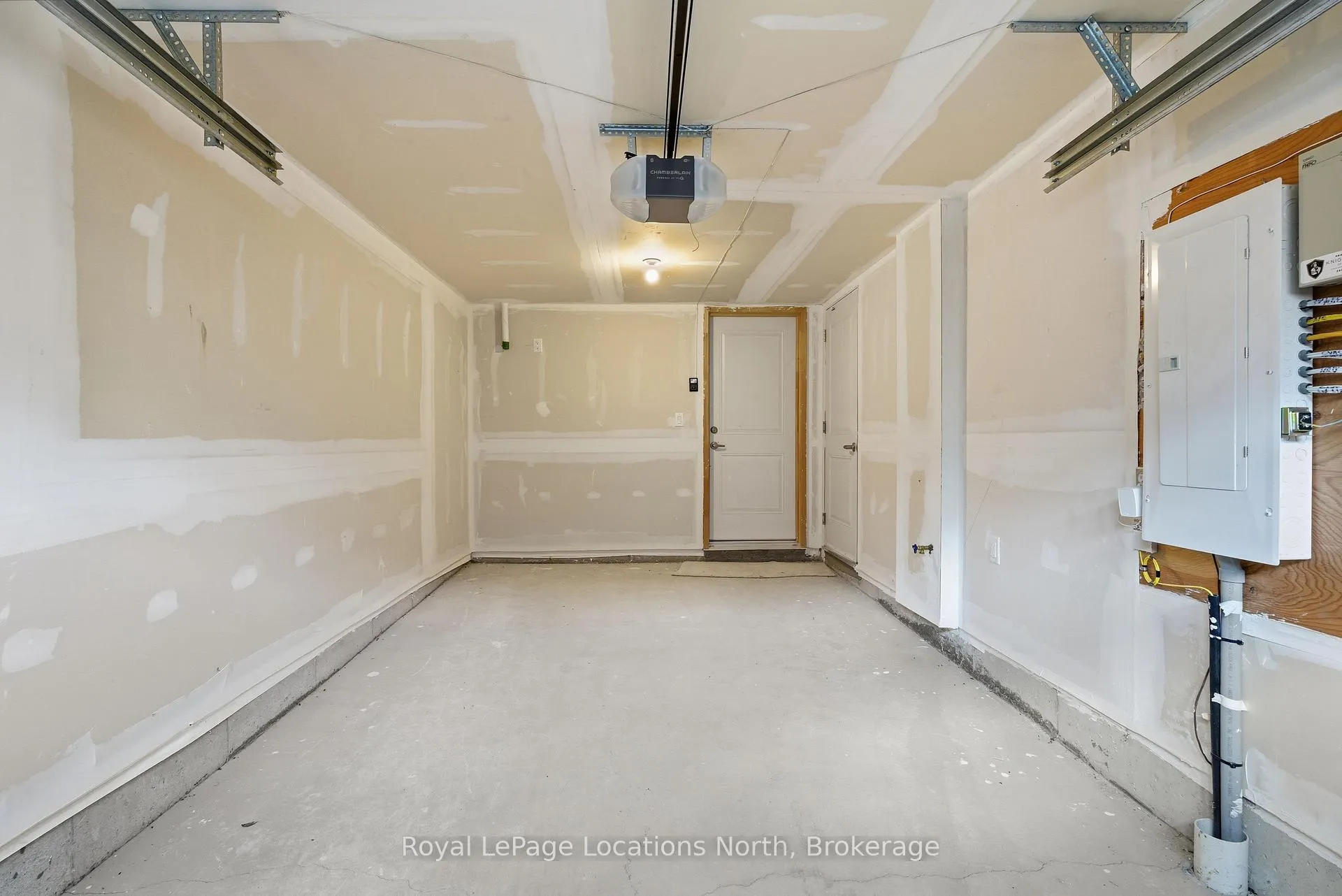 Photo 25 of 78 Winters Crescent, Collingwood — HOMEH