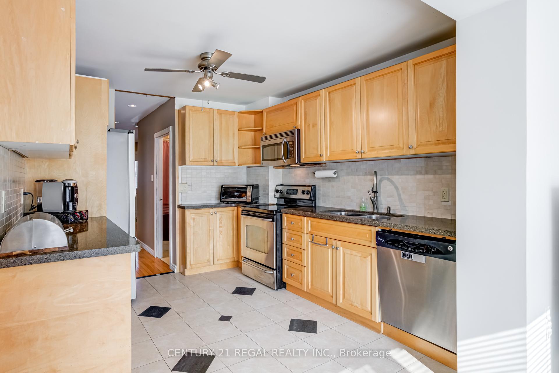 Photo 11 of 527 Sammon Avenue, Toronto, Danforth Village-East York — HOMEH