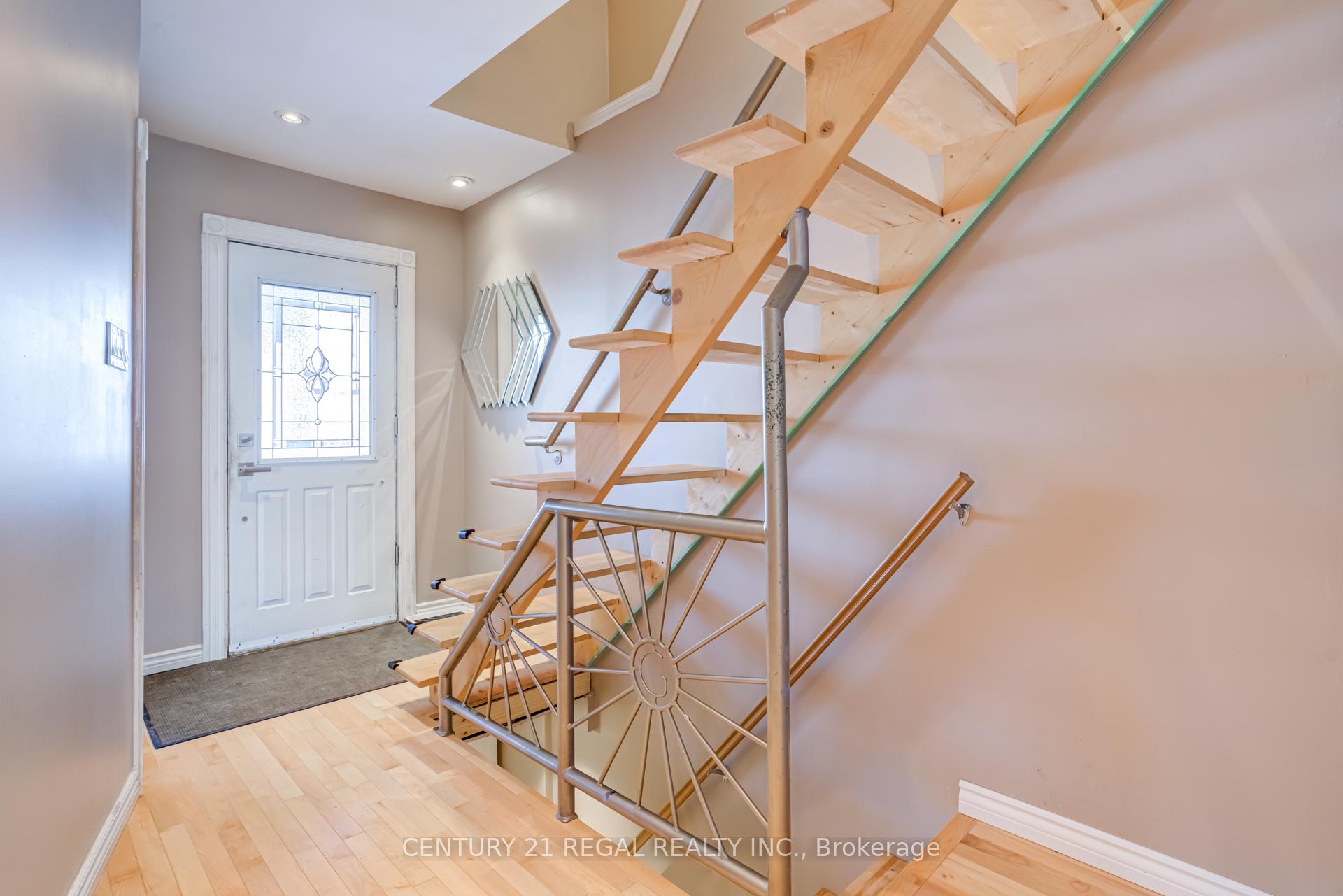 Photo 24 of 527 Sammon Avenue, Toronto, Danforth Village-East York — HOMEH