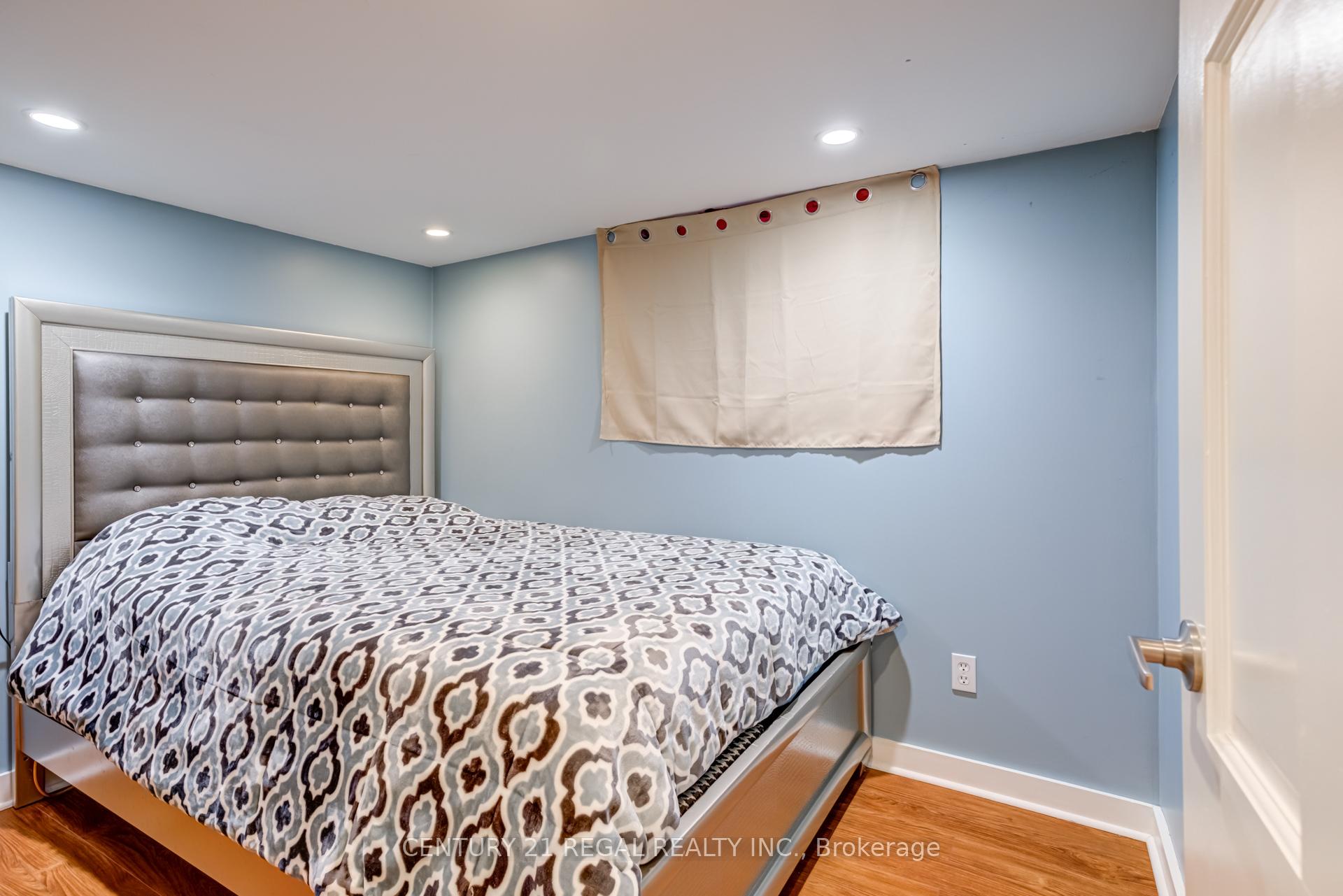 Photo 30 of 527 Sammon Avenue, Toronto, Danforth Village-East York — HOMEH