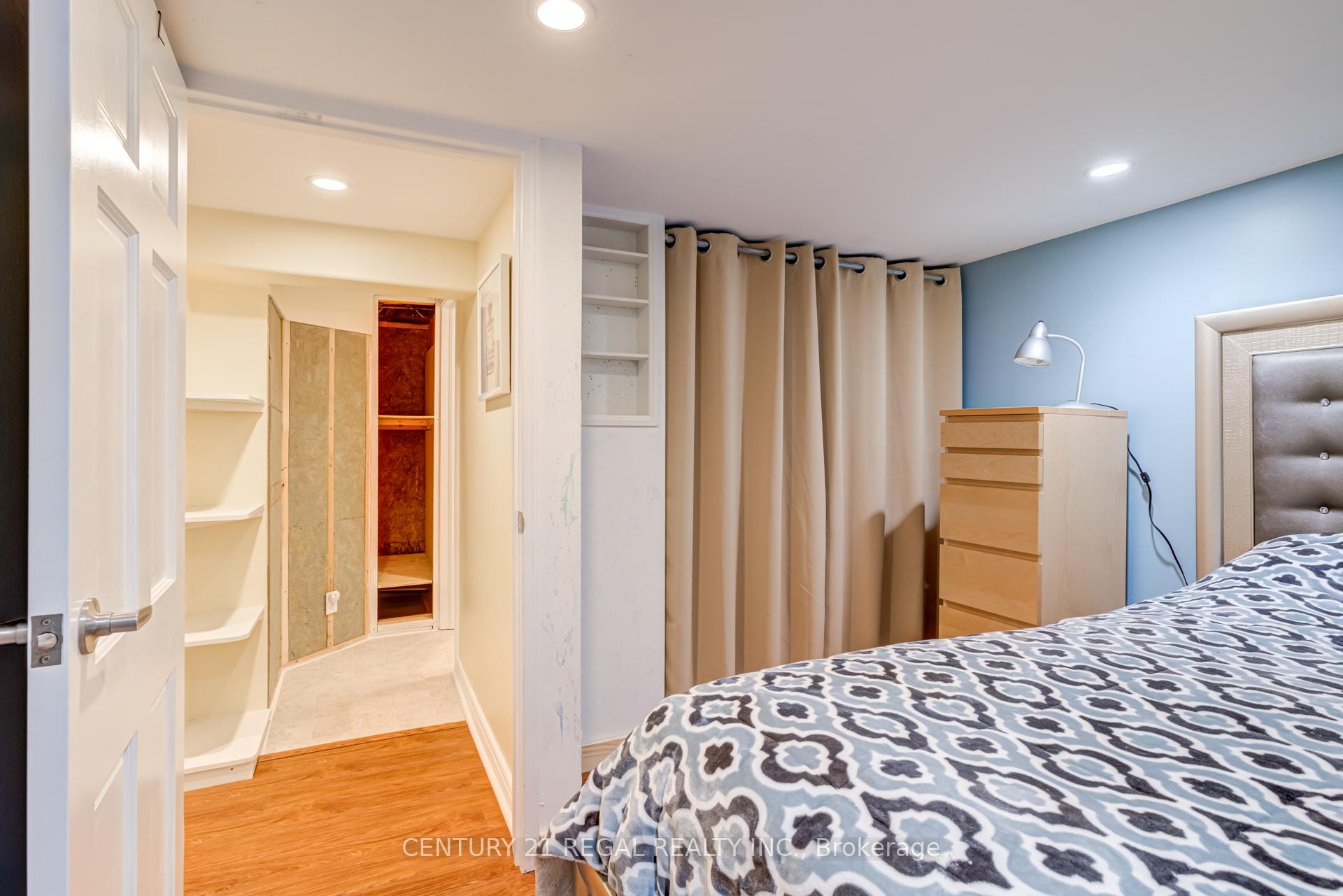 Photo 31 of 527 Sammon Avenue, Toronto, Danforth Village-East York — HOMEH