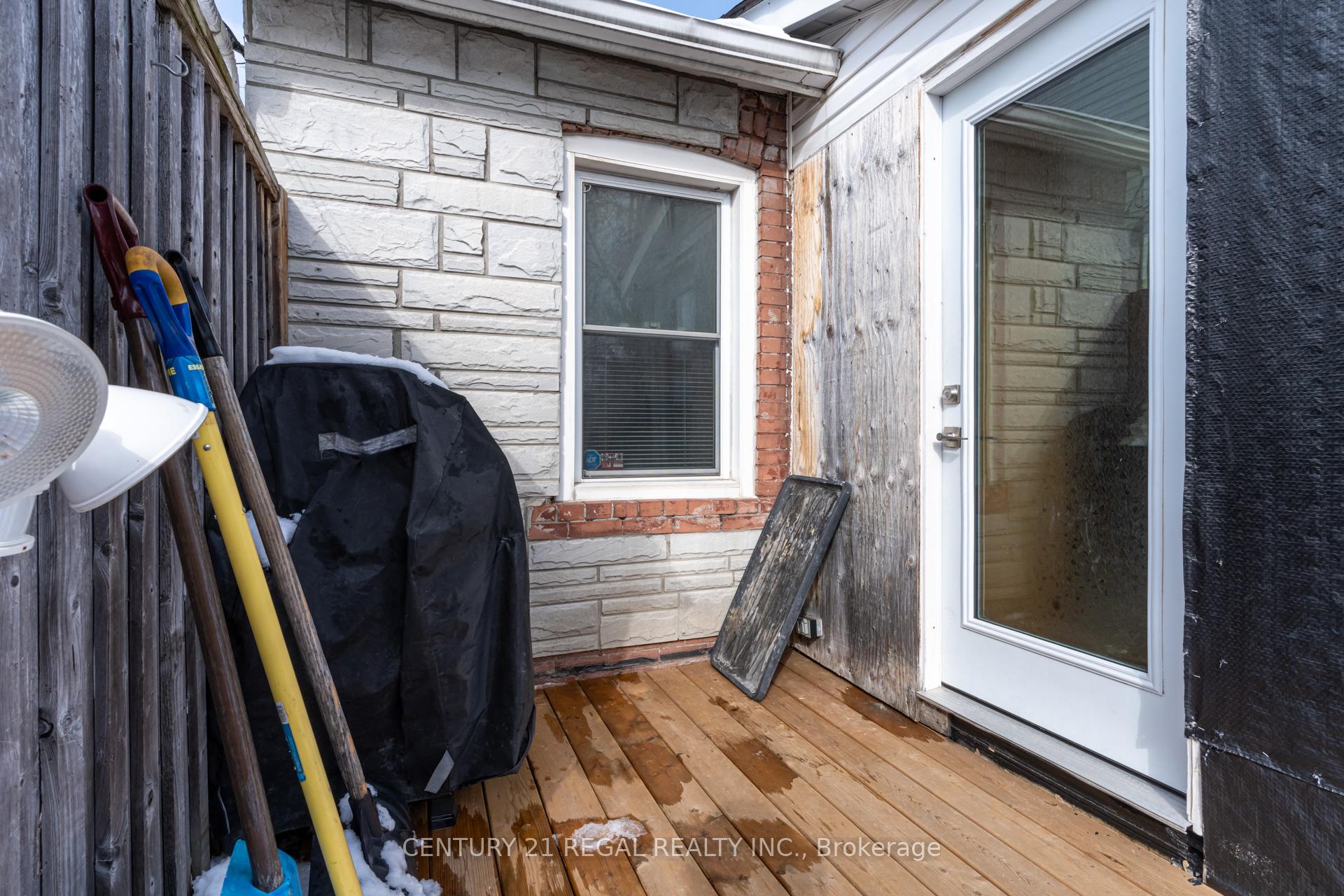 Photo 35 of 527 Sammon Avenue, Toronto, Danforth Village-East York — HOMEH