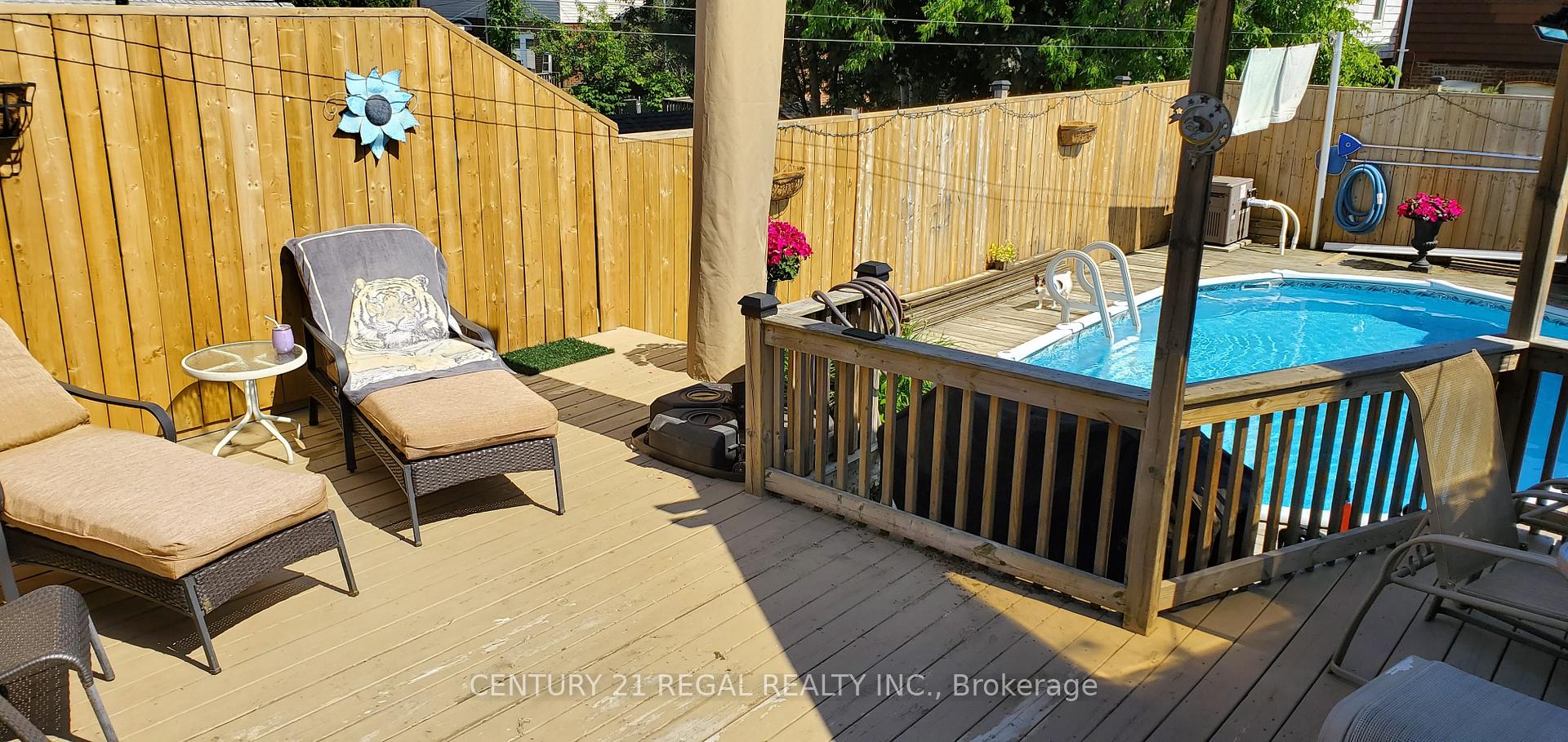 Photo 42 of 527 Sammon Avenue, Toronto, Danforth Village-East York — HOMEH