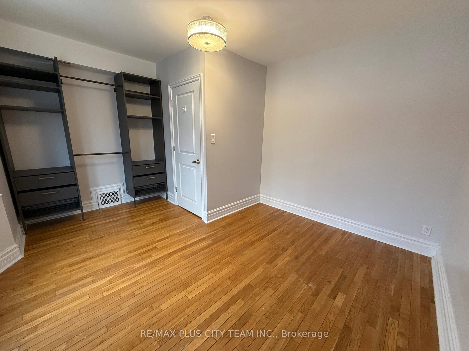 Photo 7 of Unit upper, 117 Heward Avenue, Toronto, South Riverdale — HOMEH