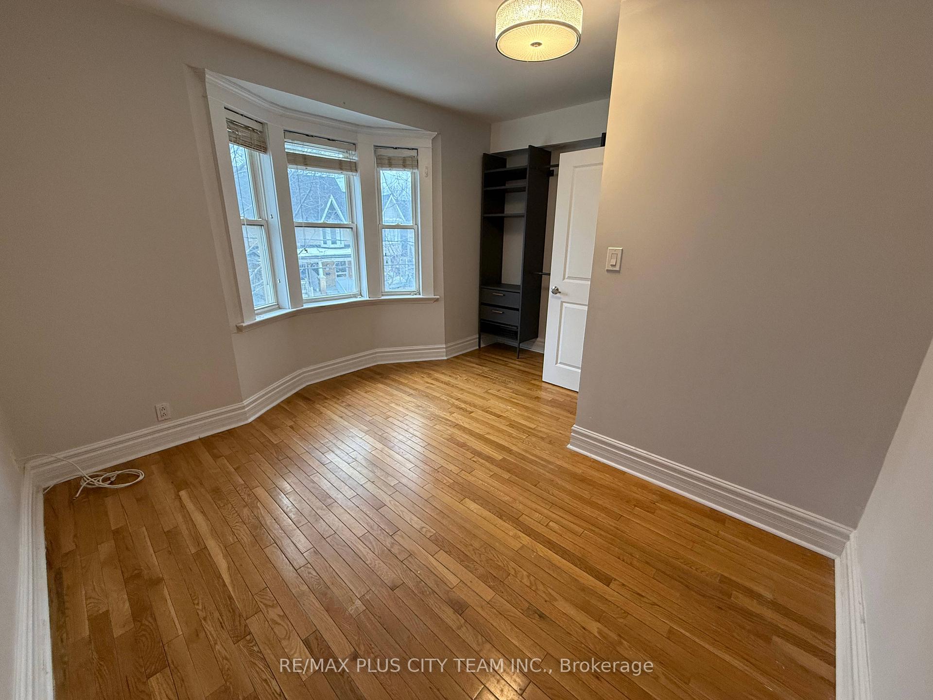 Photo 8 of Unit upper, 117 Heward Avenue, Toronto, South Riverdale — HOMEH