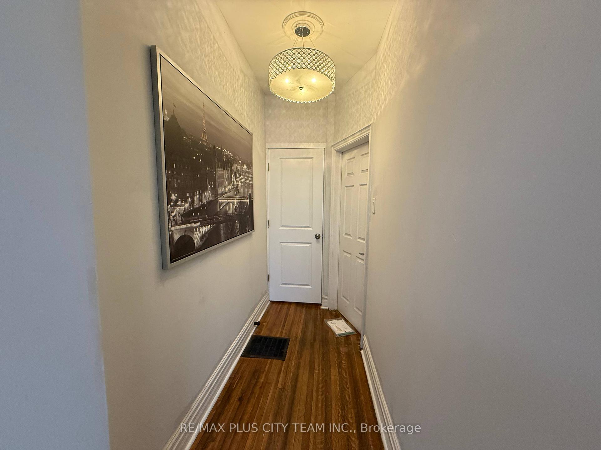 Photo 14 of Unit upper, 117 Heward Avenue, Toronto, South Riverdale — HOMEH