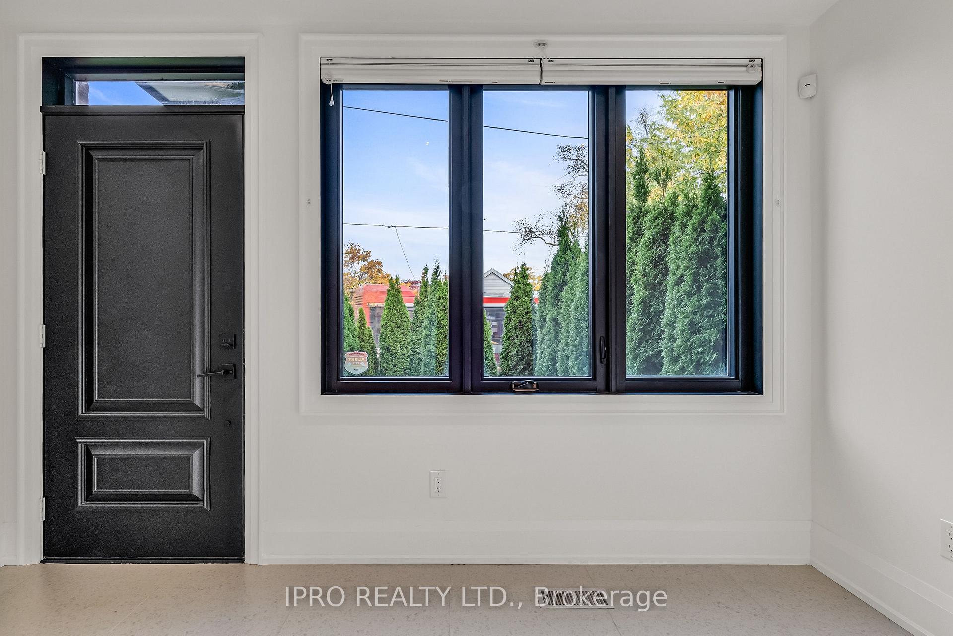 Photo 4 of 323 Mortimer Avenue, Toronto, Danforth Village-East York — HOMEH