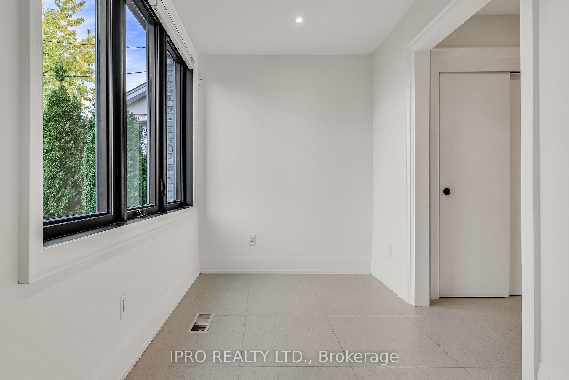 Photo 5 of 323 Mortimer Avenue, Toronto, Danforth Village-East York — HOMEH