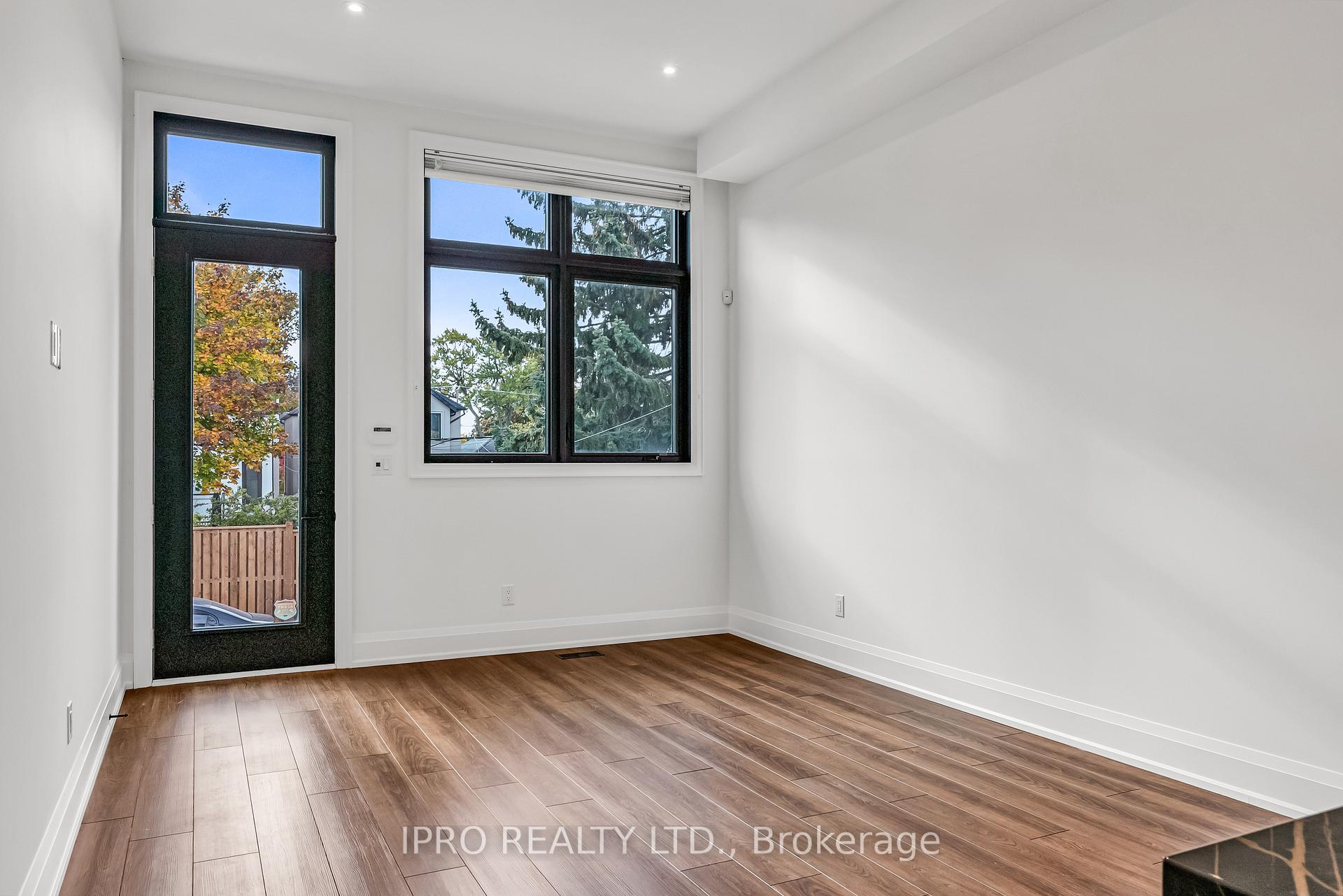 Photo 13 of 323 Mortimer Avenue, Toronto, Danforth Village-East York — HOMEH