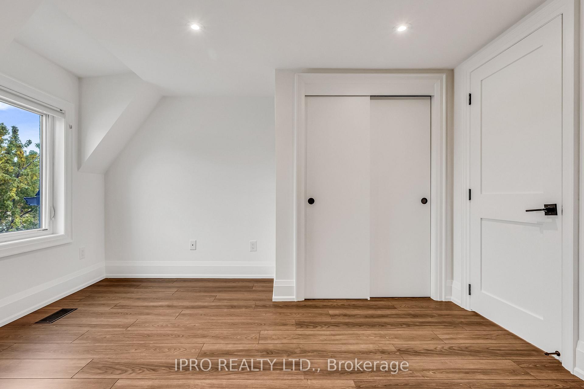 Photo 15 of 323 Mortimer Avenue, Toronto, Danforth Village-East York — HOMEH