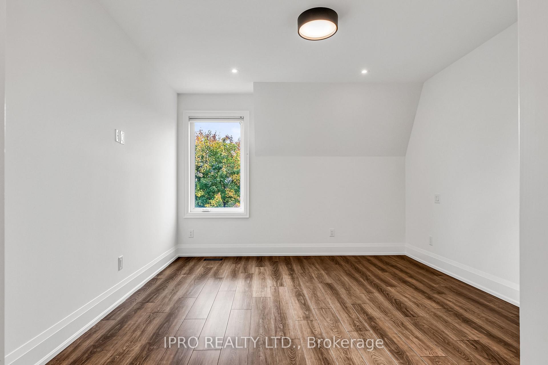 Photo 22 of 323 Mortimer Avenue, Toronto, Danforth Village-East York — HOMEH