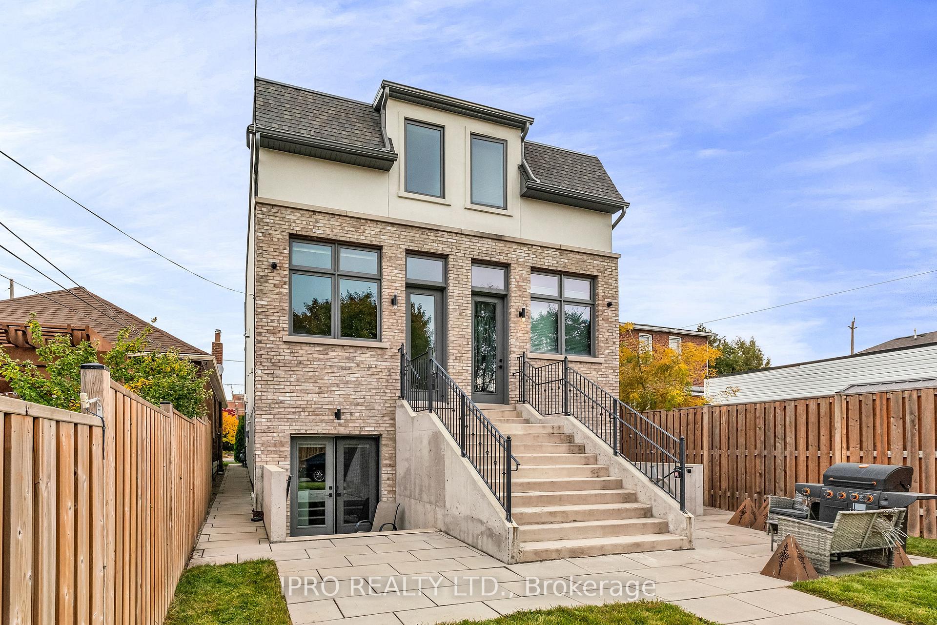 Photo 34 of 323 Mortimer Avenue, Toronto, Danforth Village-East York — HOMEH