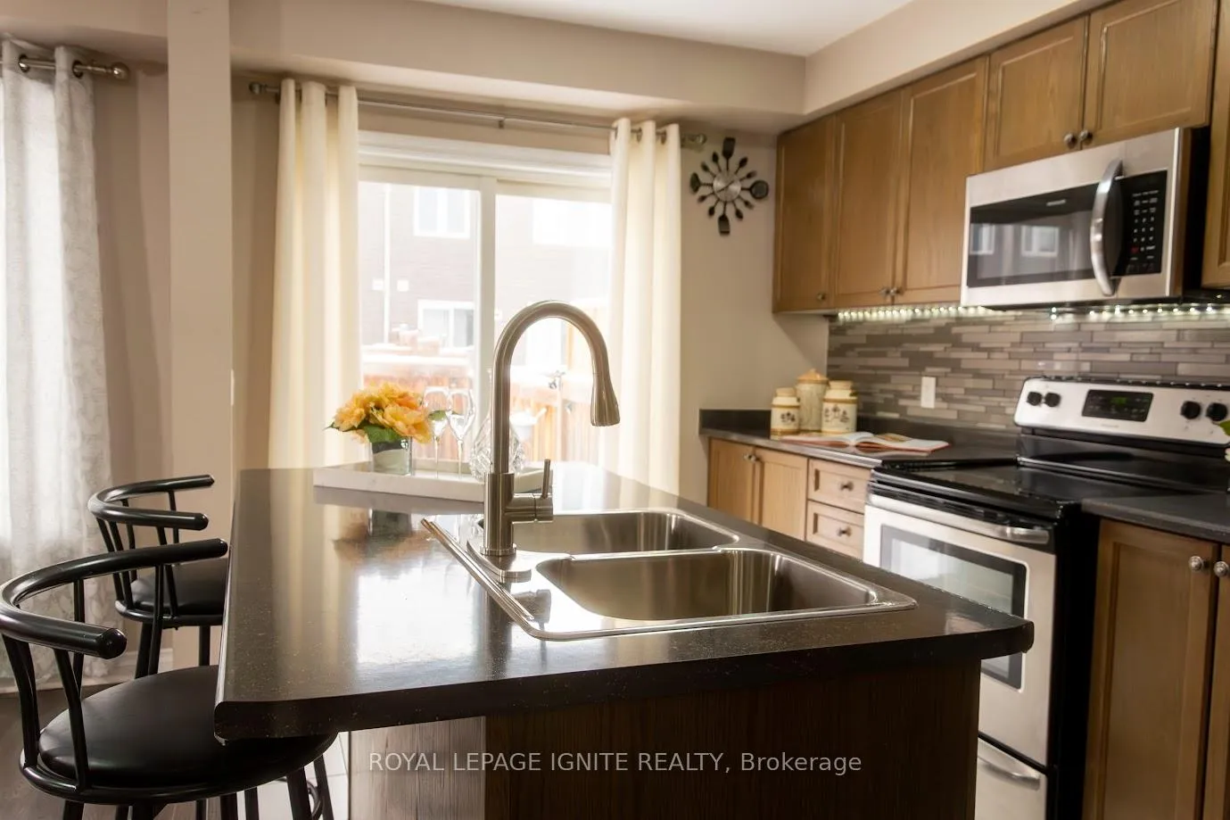 Photo 11 of 47 Tabaret Crescent, Oshawa, Windfields — HOMEH