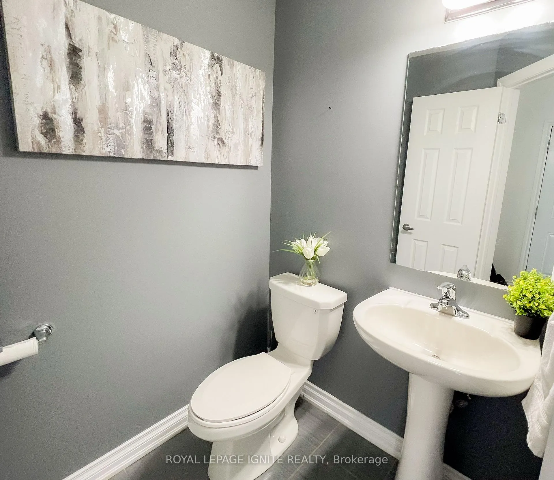 Photo 12 of 47 Tabaret Crescent, Oshawa, Windfields — HOMEH