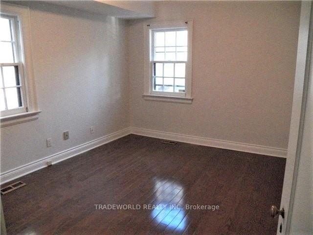 Photo 7 of Unit Main Fl, 11 Poplar Plains Crescent, Toronto, Casa Loma — HOMEH