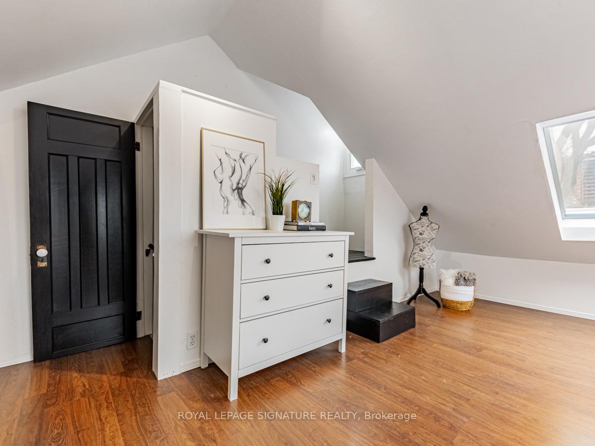 Photo 36 of 41 Thyra Avenue, Toronto, Crescent Town — HOMEH
