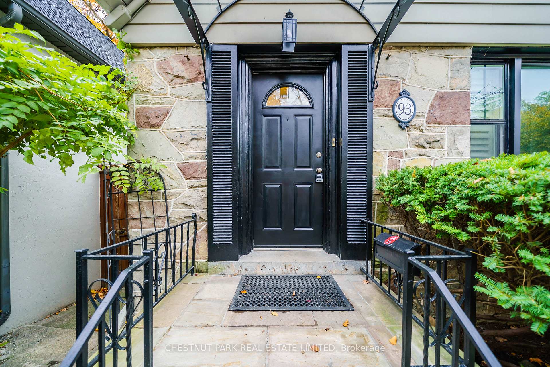 Photo 3 of 93 Boulton Drive, Toronto, Casa Loma — HOMEH