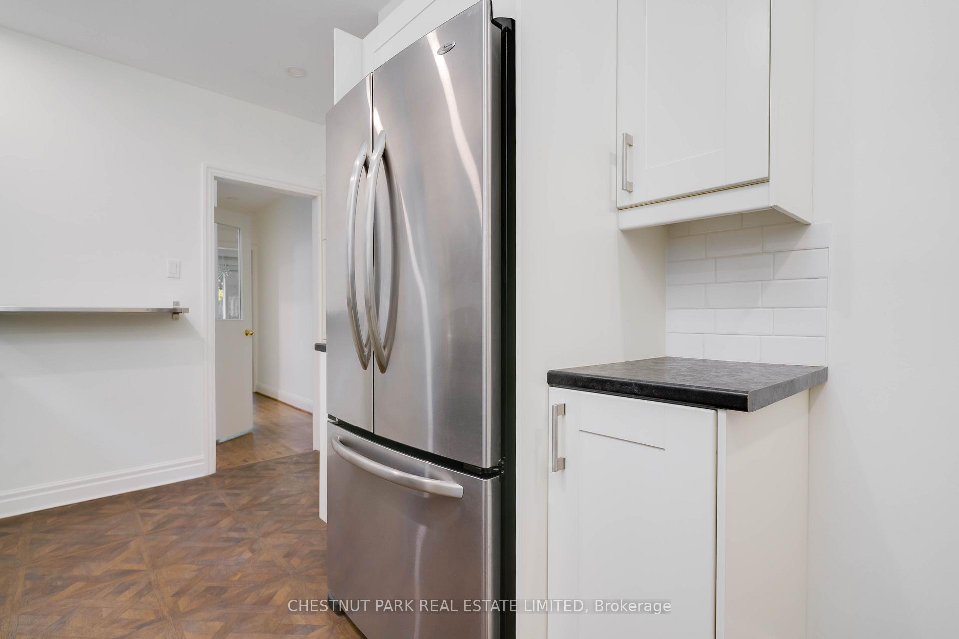 Photo 11 of 93 Boulton Drive, Toronto, Casa Loma — HOMEH