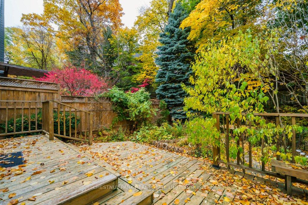 Photo 15 of 93 Boulton Drive, Toronto, Casa Loma — HOMEH