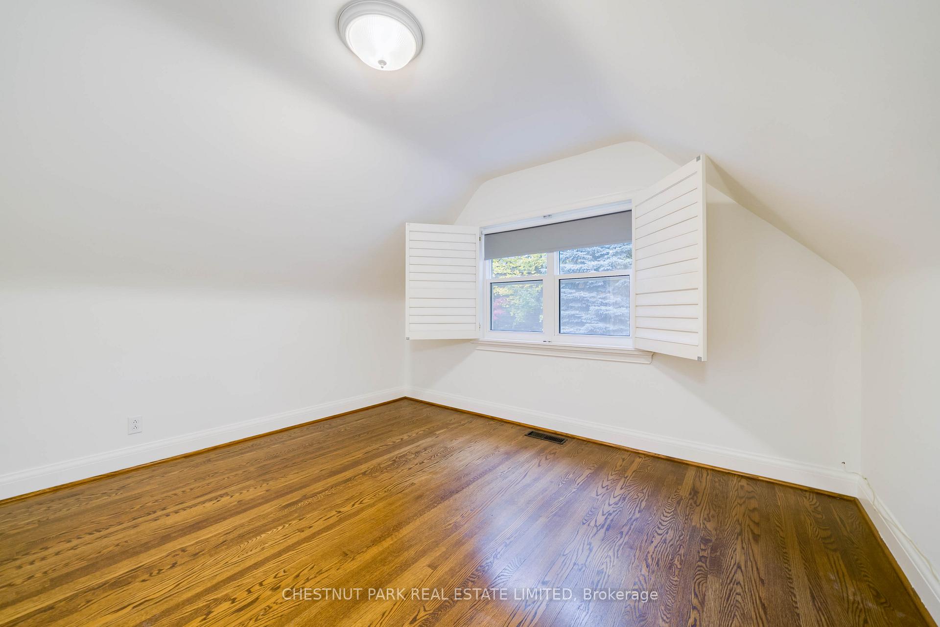 Photo 16 of 93 Boulton Drive, Toronto, Casa Loma — HOMEH