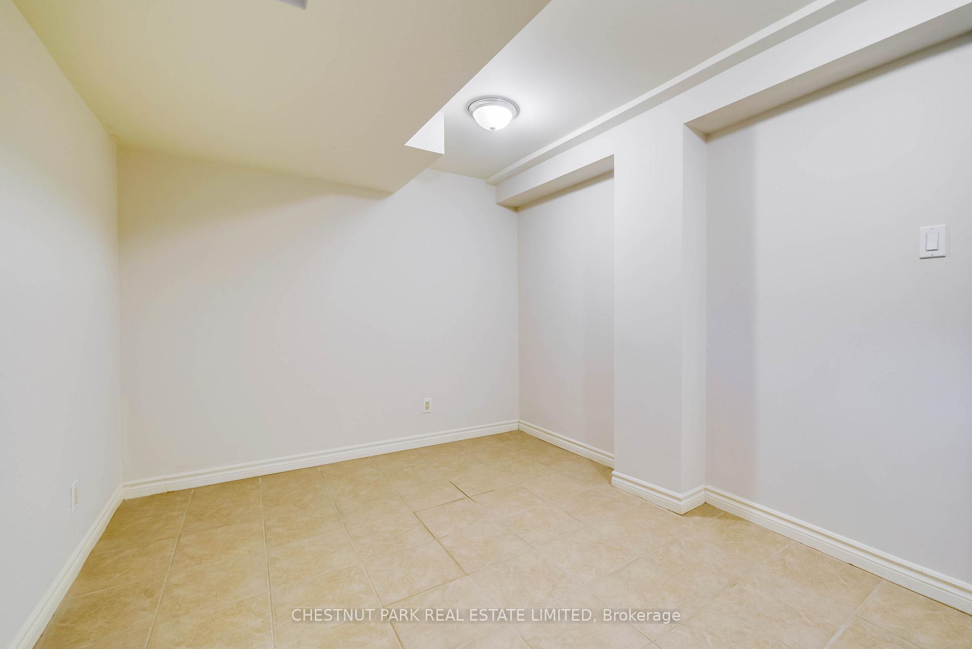 Photo 23 of 93 Boulton Drive, Toronto, Casa Loma — HOMEH