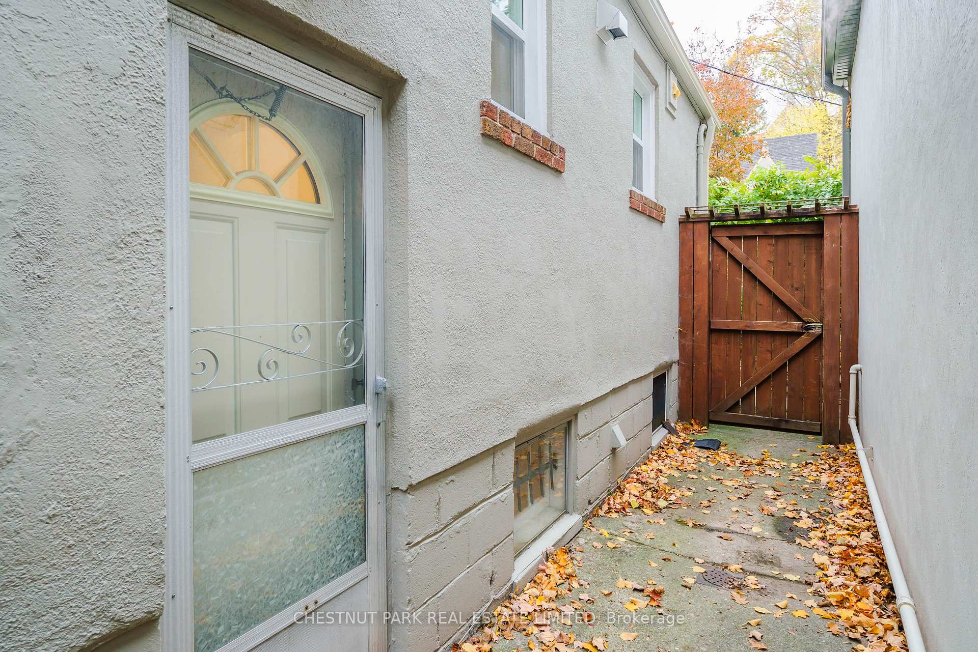 Photo 29 of 93 Boulton Drive, Toronto, Casa Loma — HOMEH