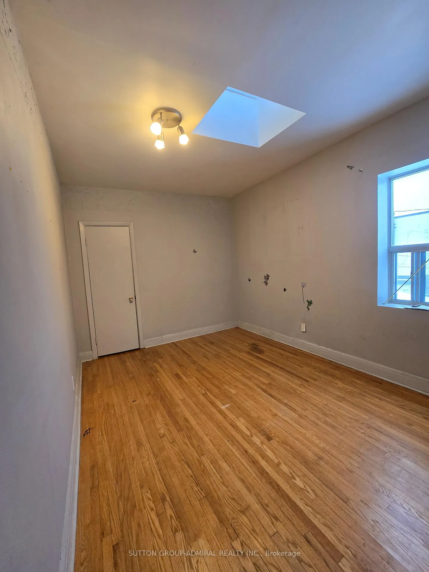 Front of Unit Apt 1, 2500A Kingston Road