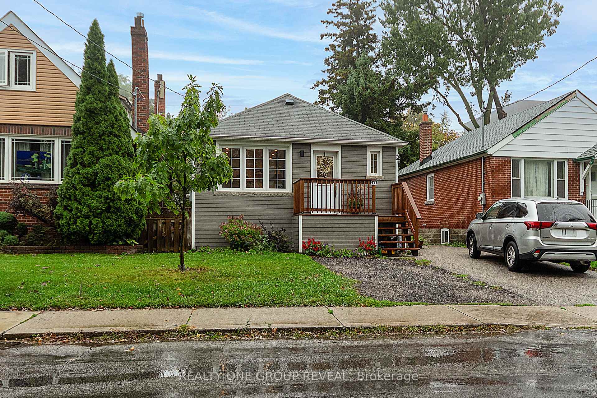 Front of 171 McIntosh Street