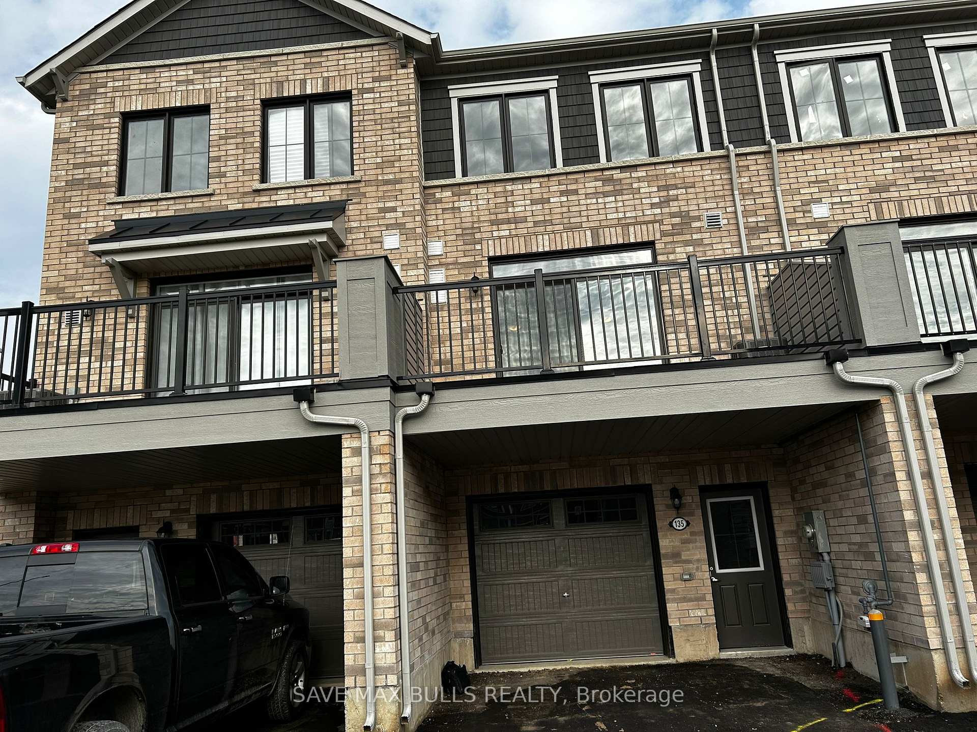 Photo 3 of 135 Melody Lane, Thorold, Hurricane/Merrittville — HOMEH