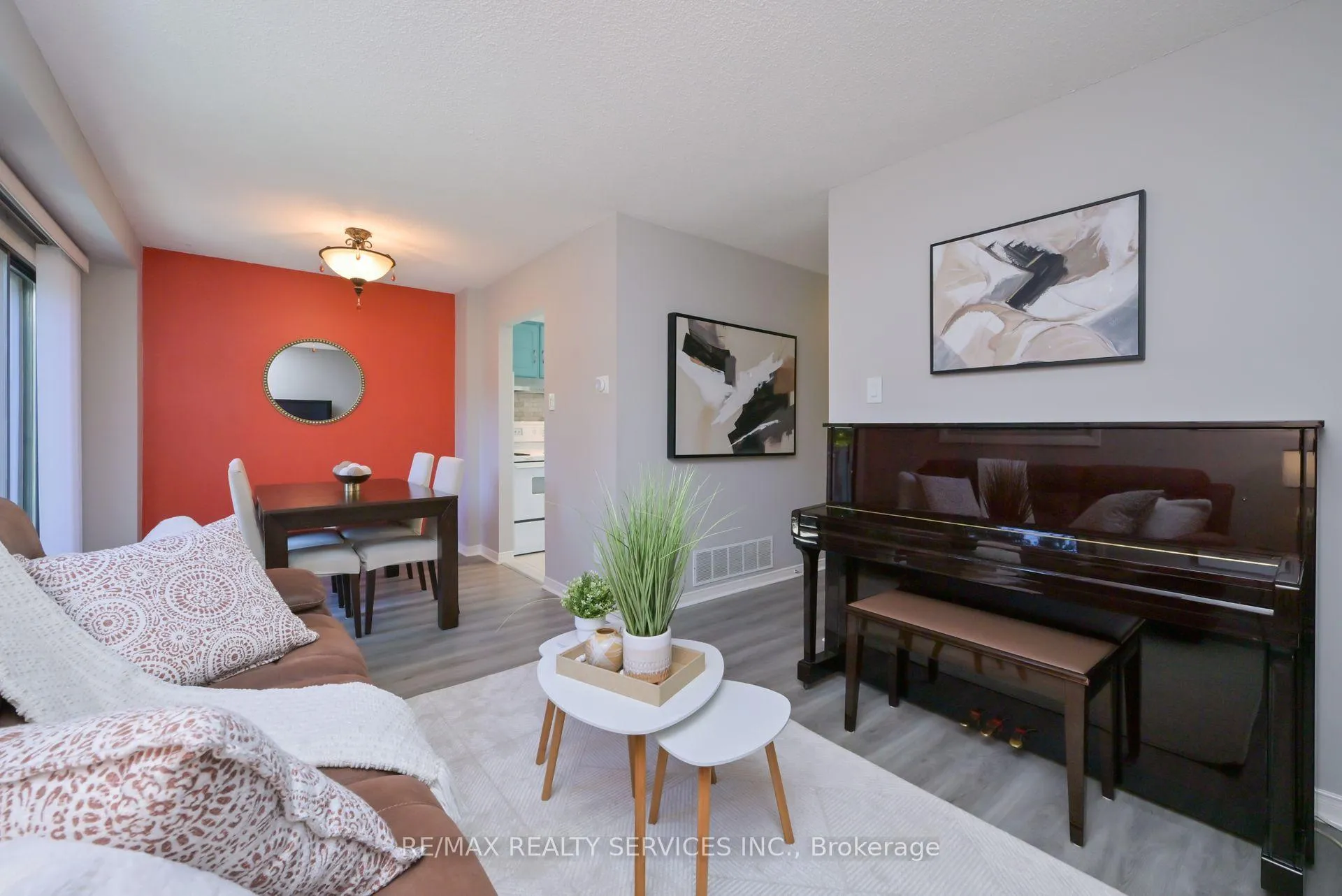 Photo 6 of 8 Oleander Crescent, Brampton, Heart Lake East — HOMEH