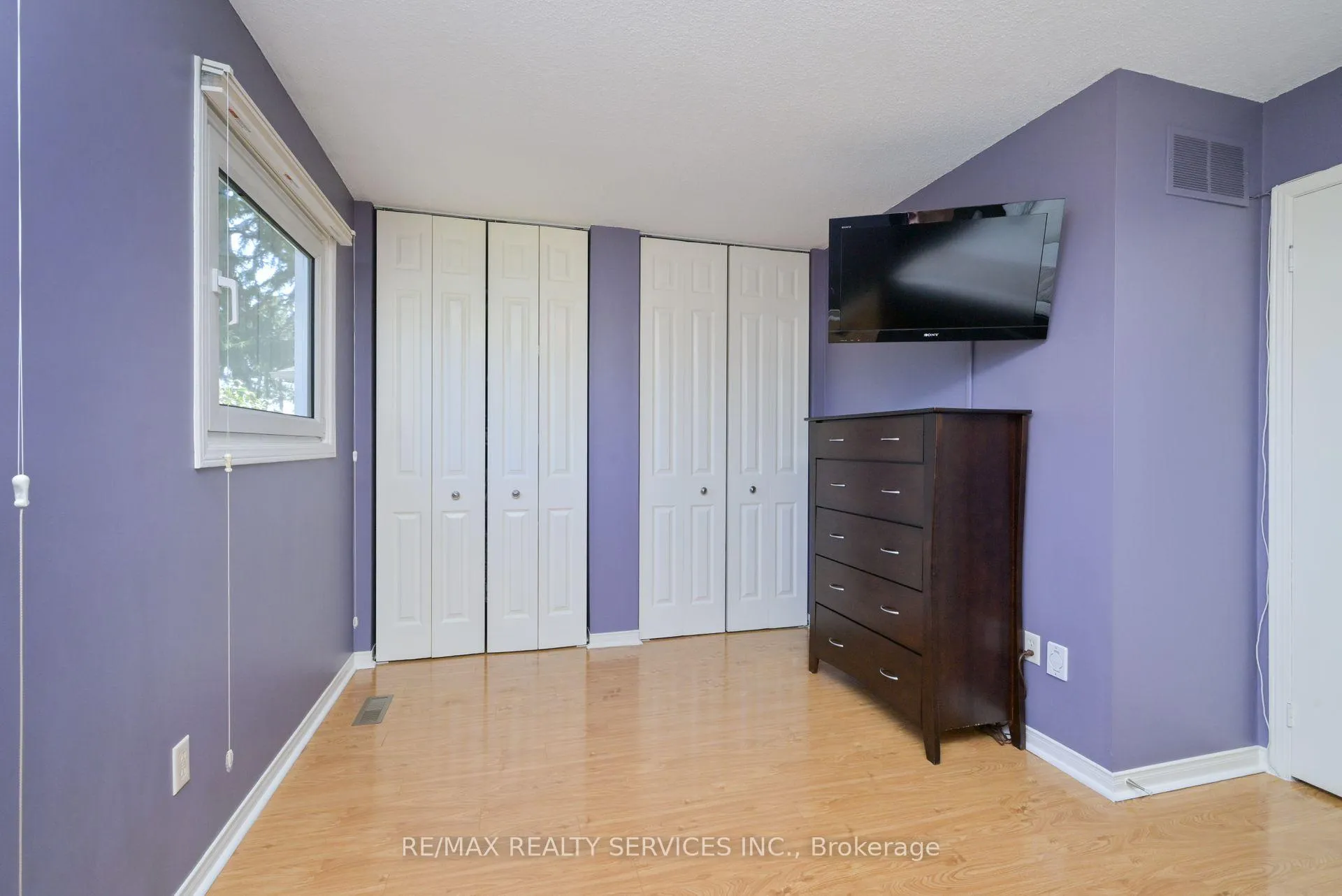 Photo 15 of 8 Oleander Crescent, Brampton, Heart Lake East — HOMEH