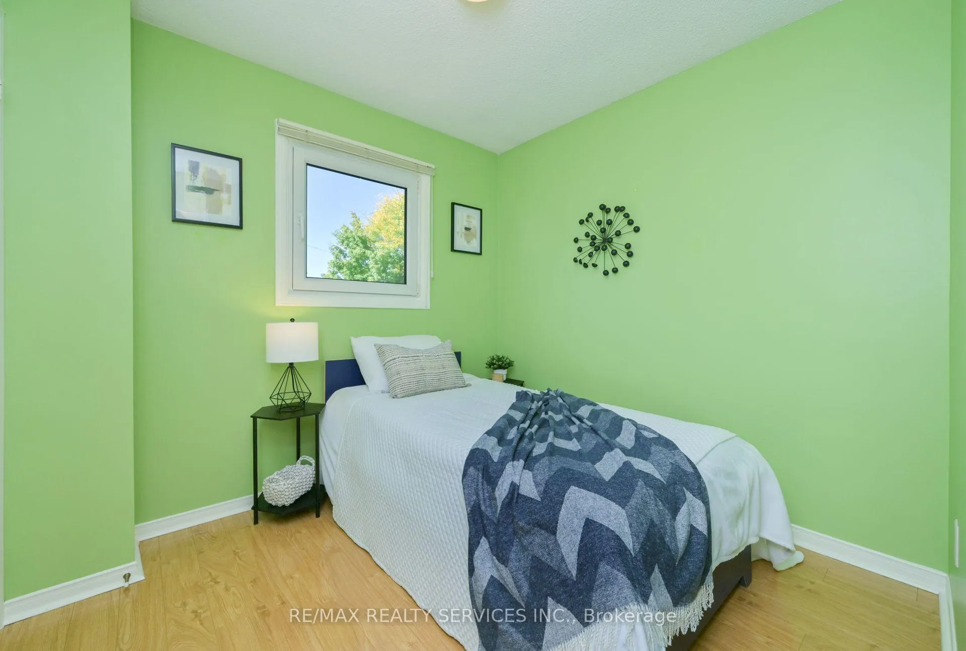 Photo 18 of 8 Oleander Crescent, Brampton, Heart Lake East — HOMEH