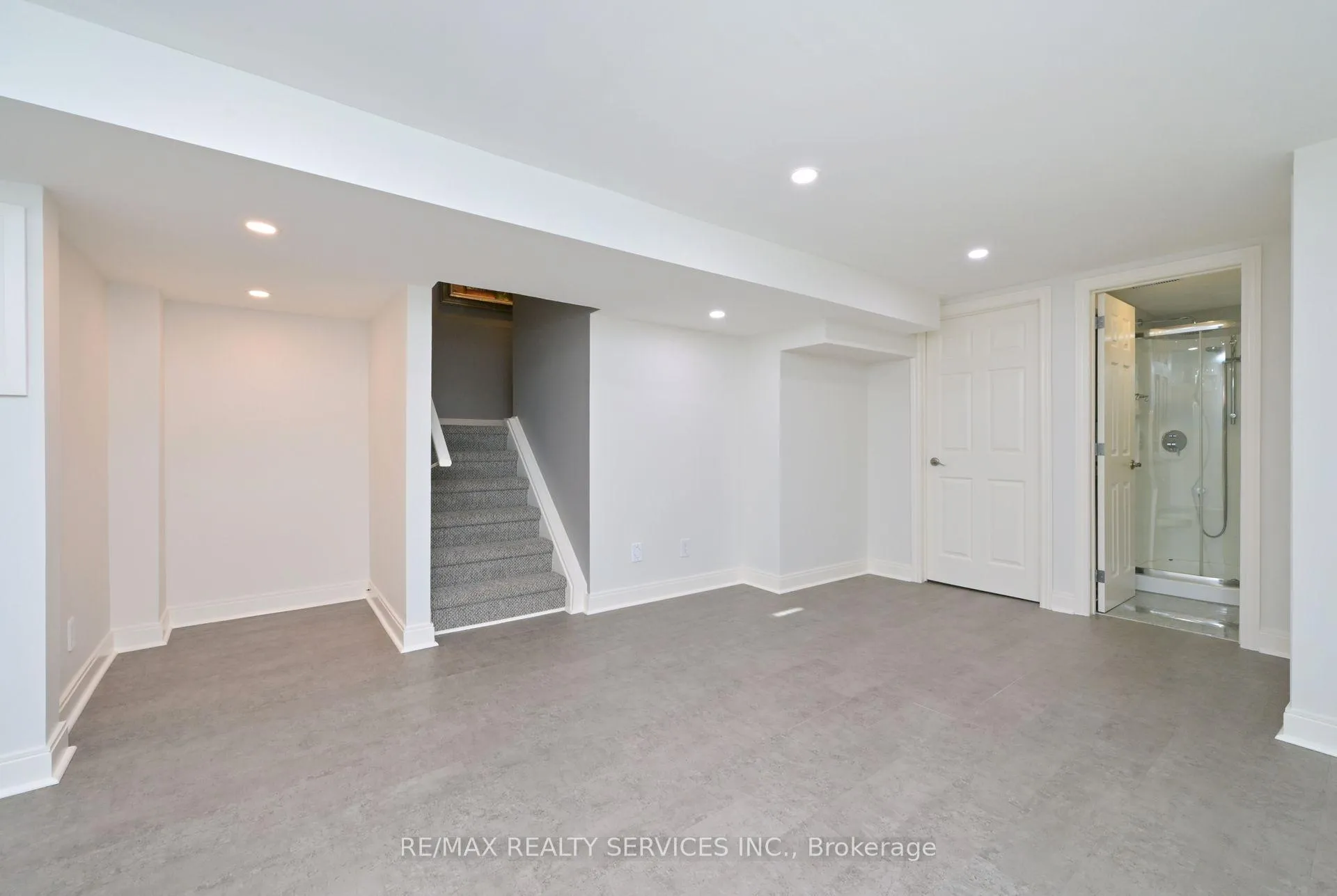Photo 21 of 8 Oleander Crescent, Brampton, Heart Lake East — HOMEH