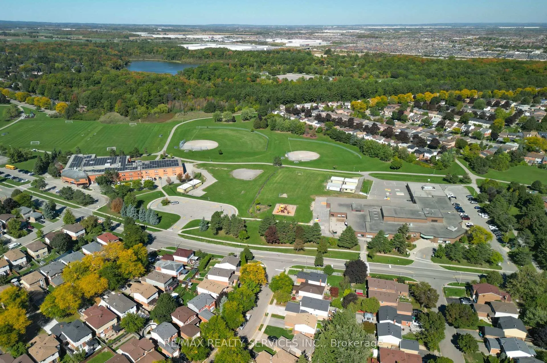 Photo 28 of 8 Oleander Crescent, Brampton, Heart Lake East — HOMEH