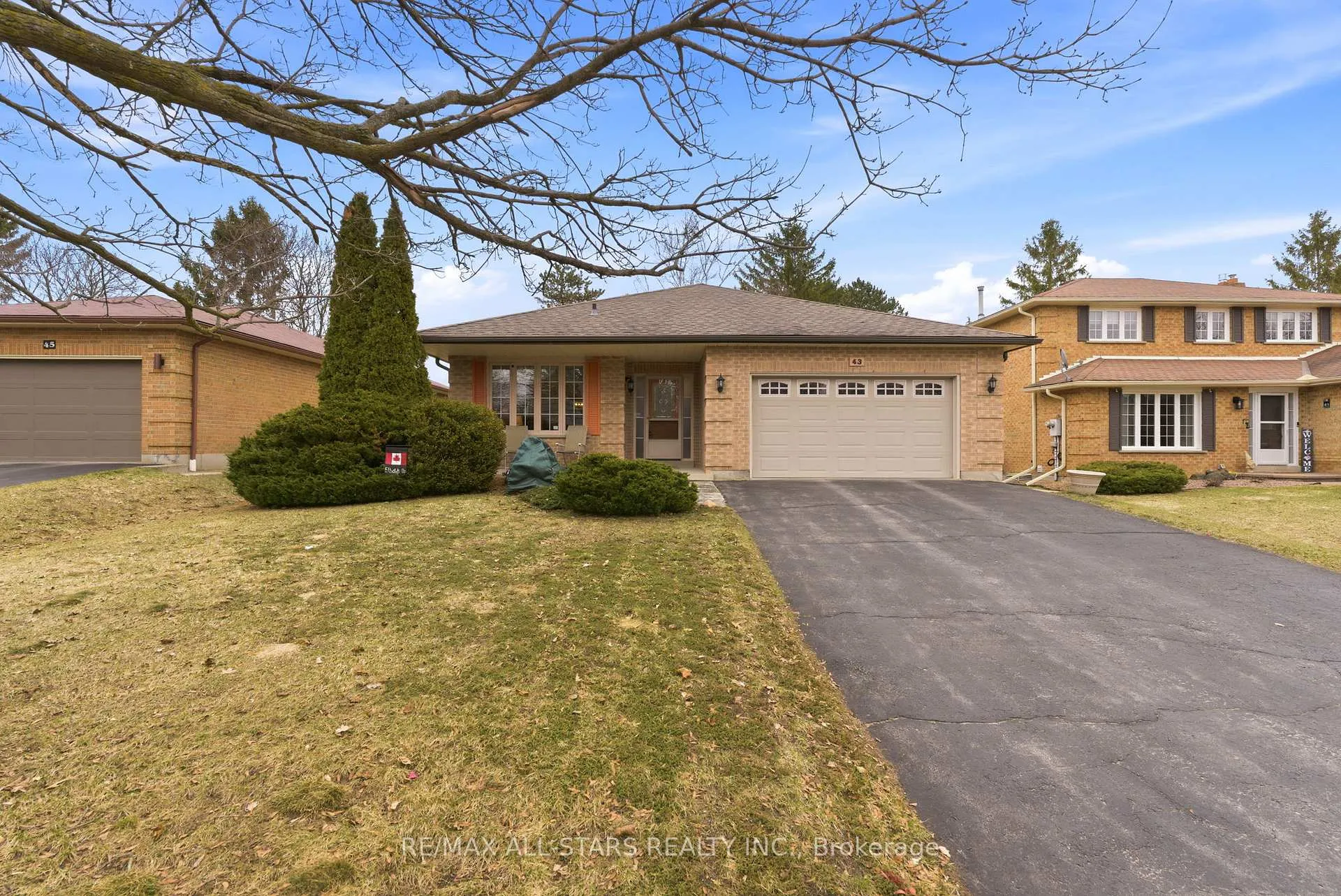 Photo 1 of 43 Enzo Crescent, Uxbridge — HOMEH