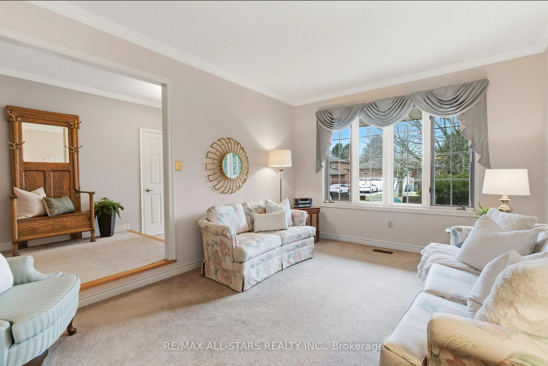 Photo 5 of 43 Enzo Crescent, Uxbridge — HOMEH
