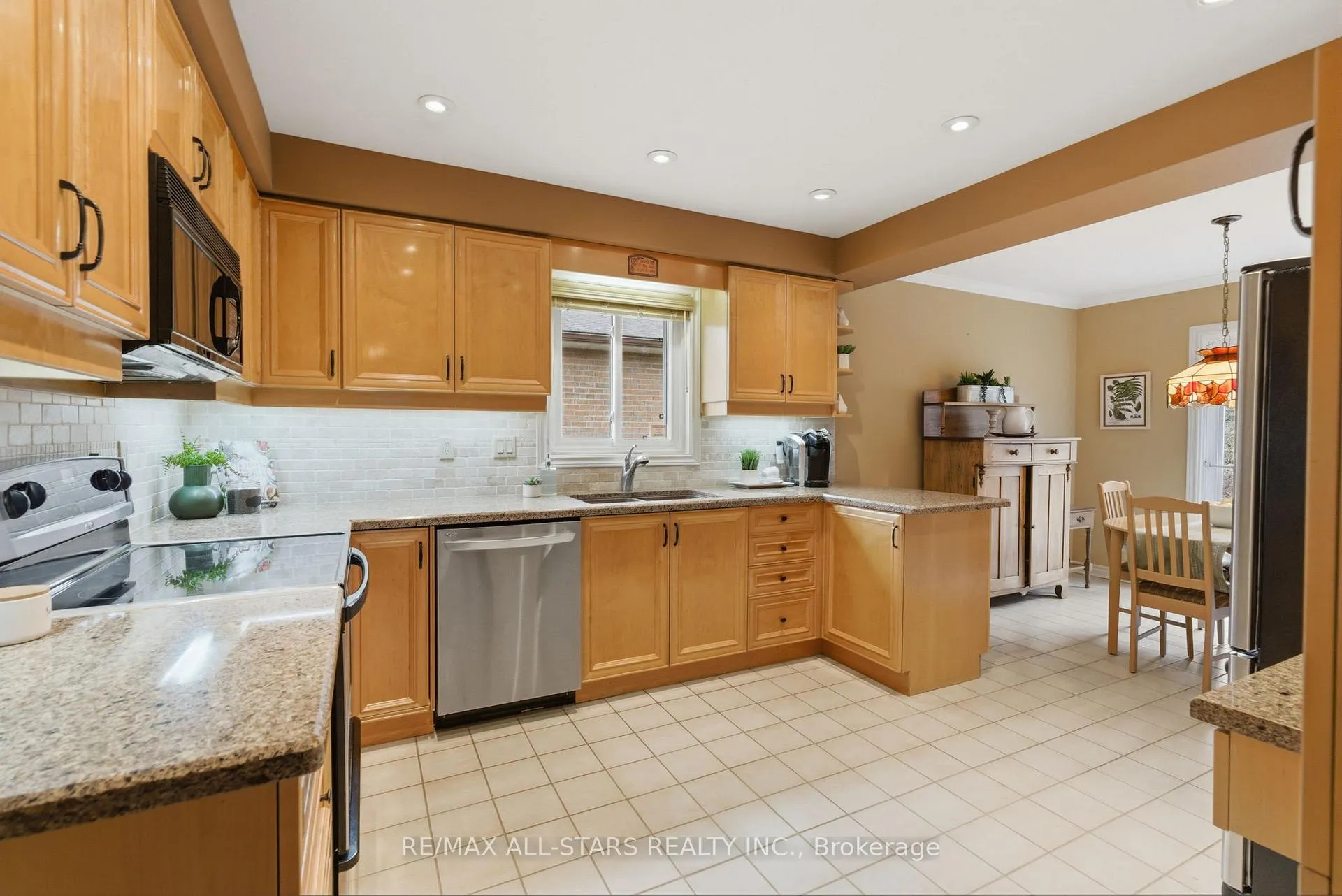 Photo 10 of 43 Enzo Crescent, Uxbridge — HOMEH