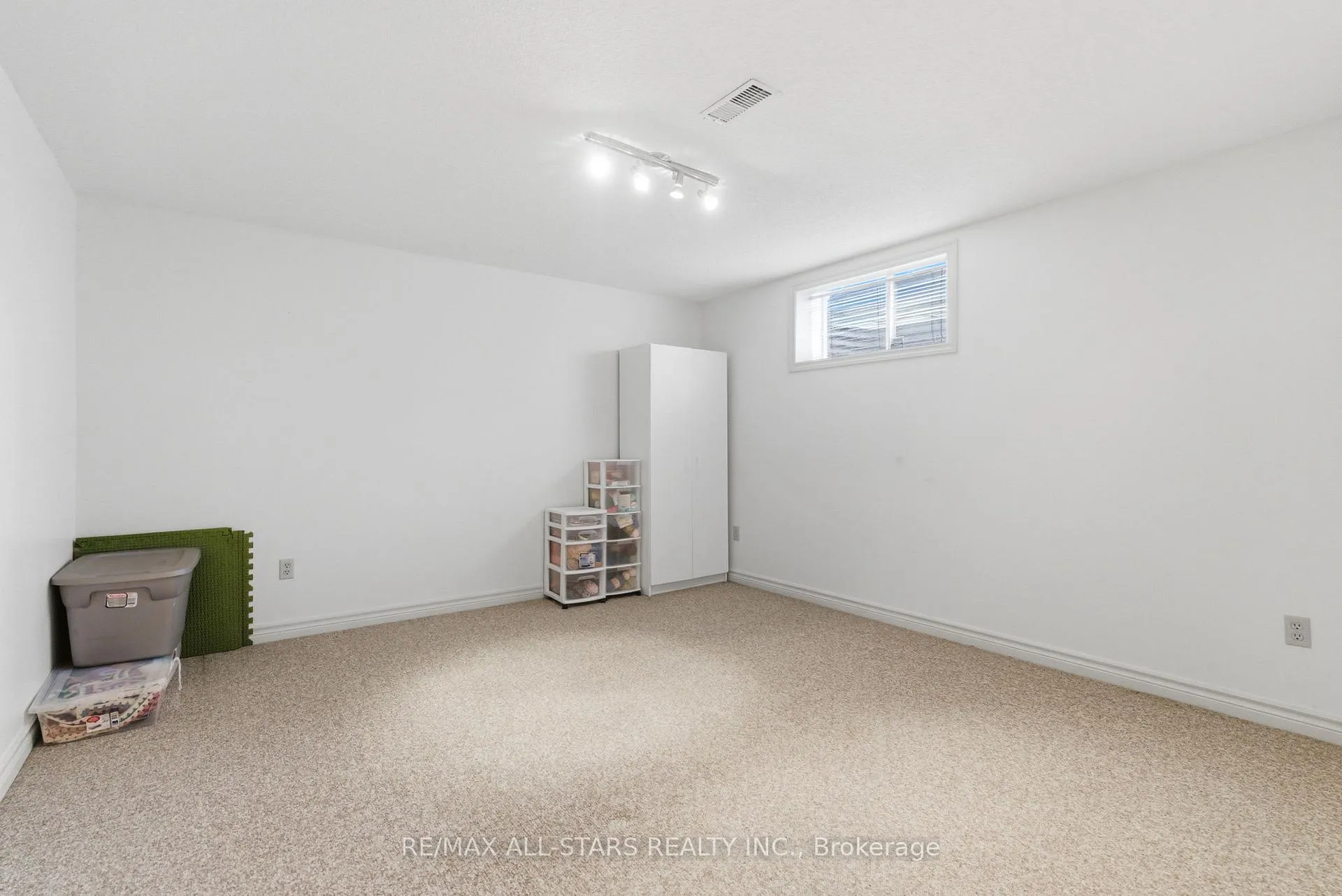 Photo 33 of 43 Enzo Crescent, Uxbridge — HOMEH