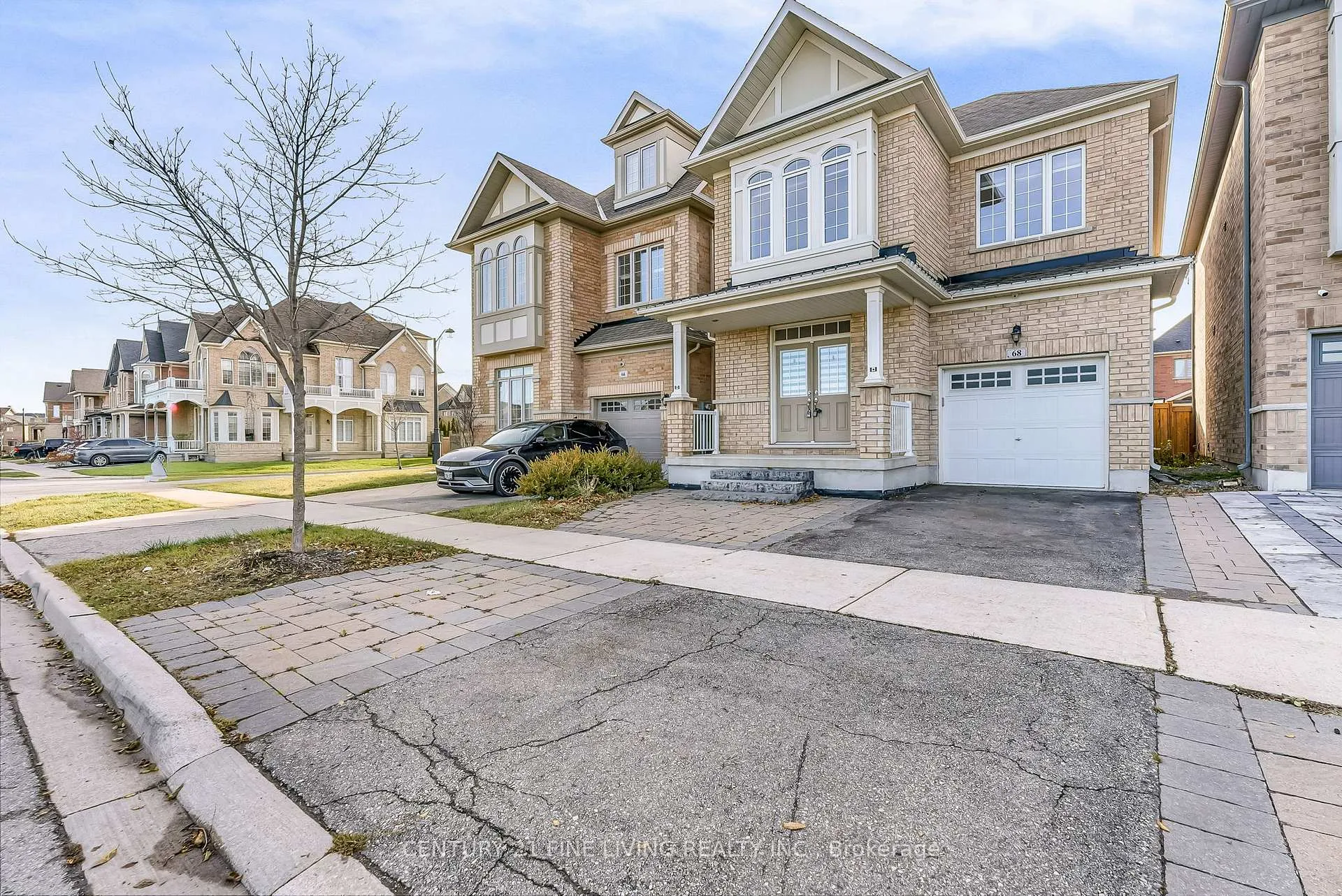 Photo 4 of 68 Killington Avenue, Vaughan, Kleinburg — HOMEH