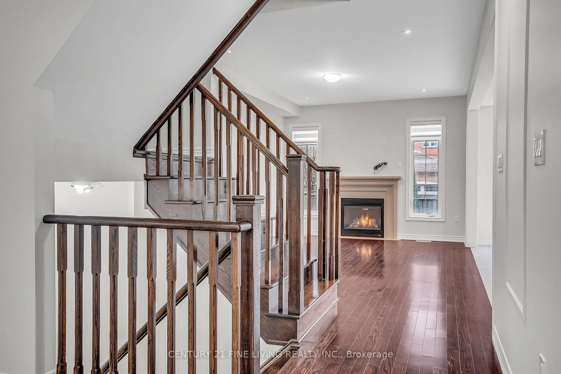 Photo 12 of 68 Killington Avenue, Vaughan, Kleinburg — HOMEH
