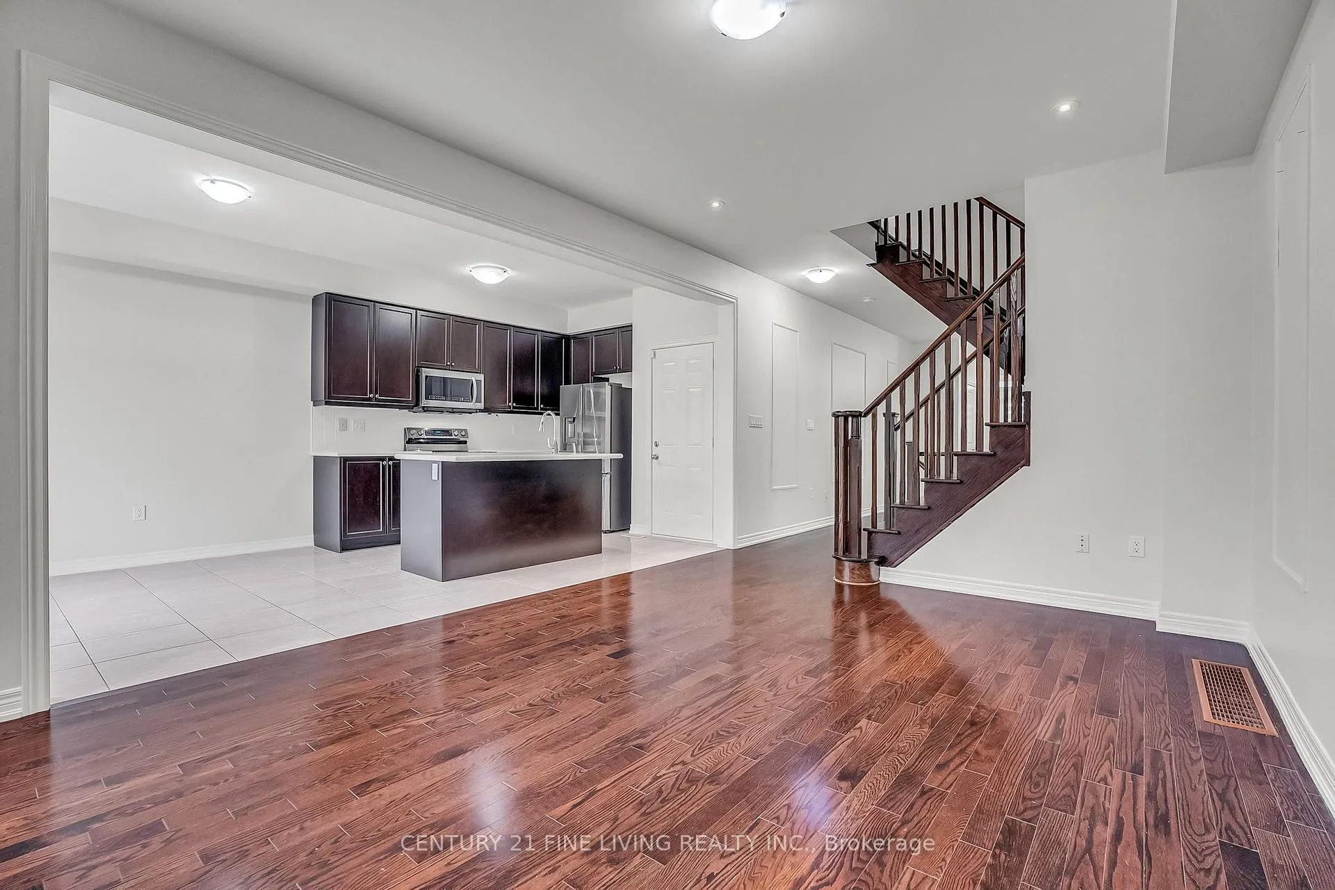 Photo 15 of 68 Killington Avenue, Vaughan, Kleinburg — HOMEH