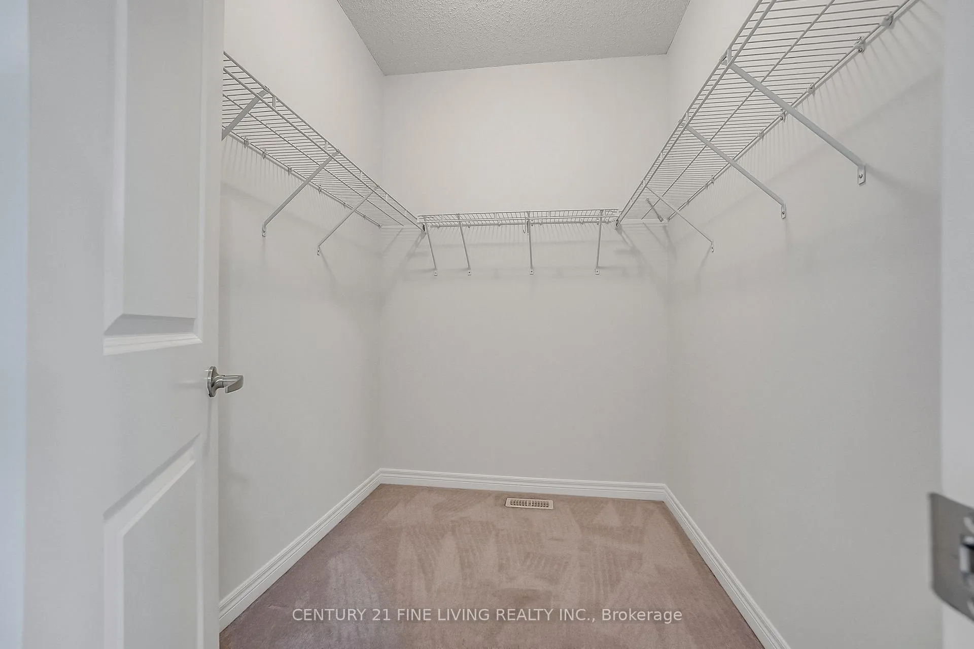 Photo 31 of 68 Killington Avenue, Vaughan, Kleinburg — HOMEH