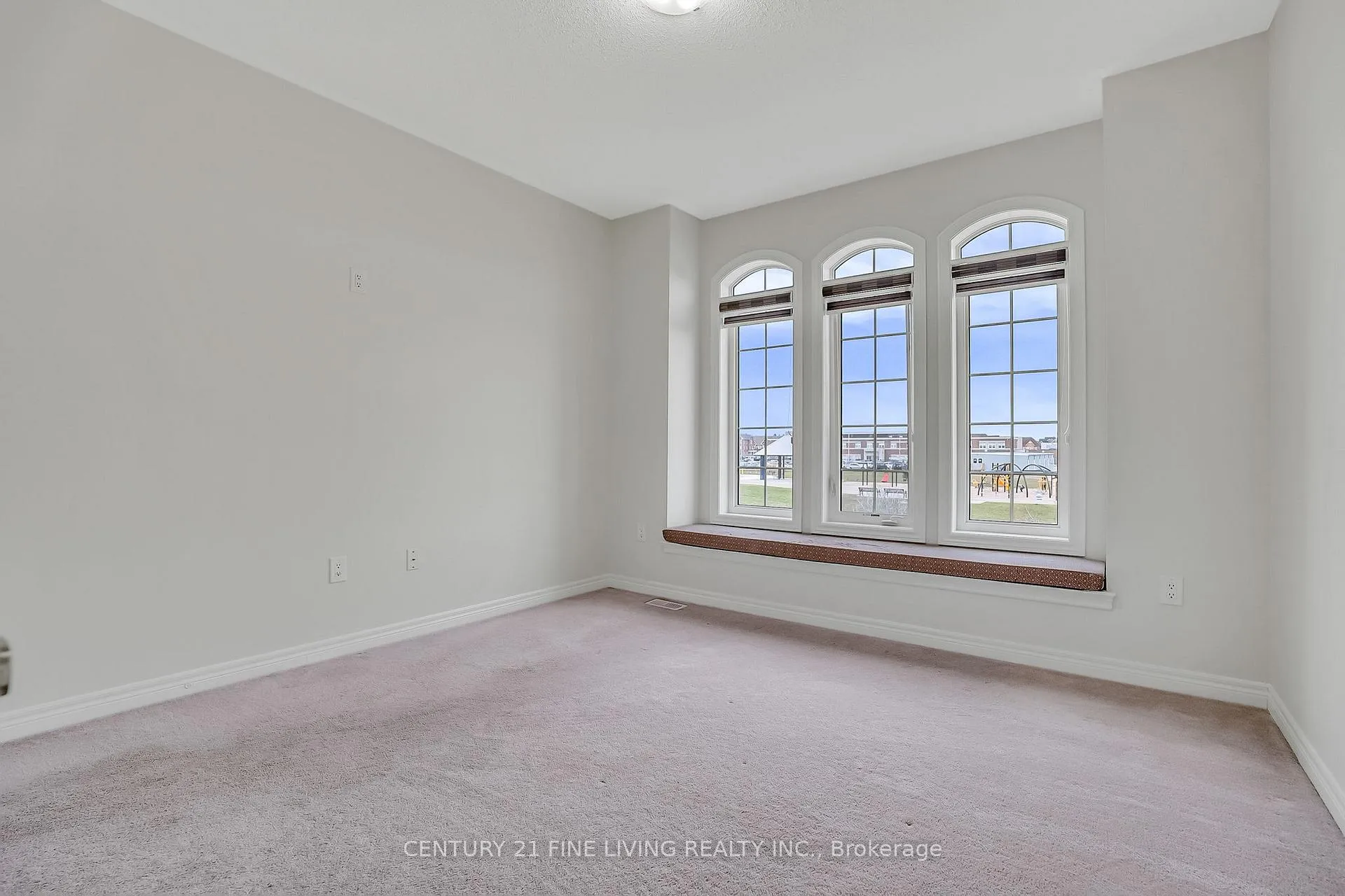 Photo 37 of 68 Killington Avenue, Vaughan, Kleinburg — HOMEH