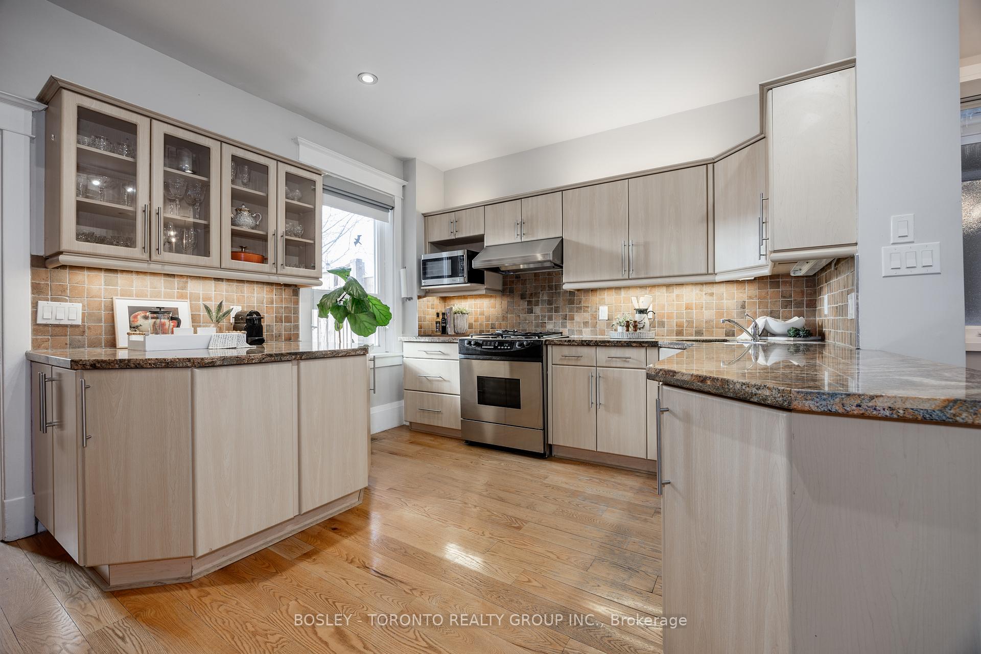 Photo 12 of 120 Arundel Avenue, Toronto, Playter Estates-Danforth — HOMEH